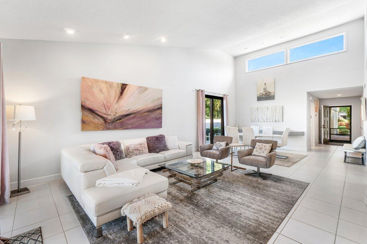 12 Eastgate Drive D