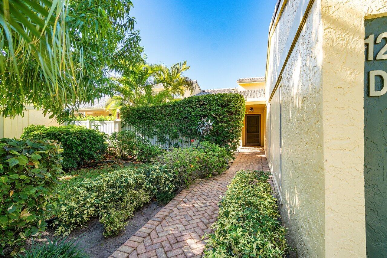 12 Eastgate Drive D