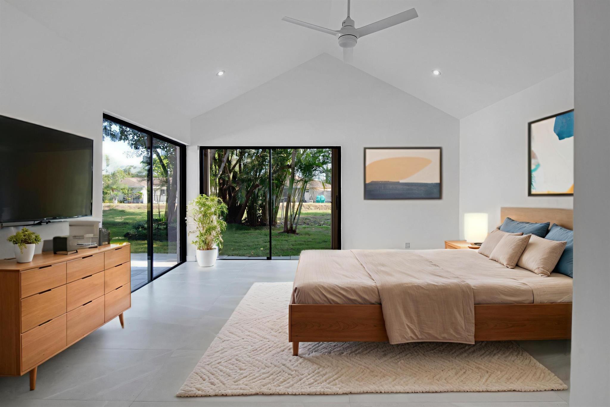 6560 Las Flores Drive