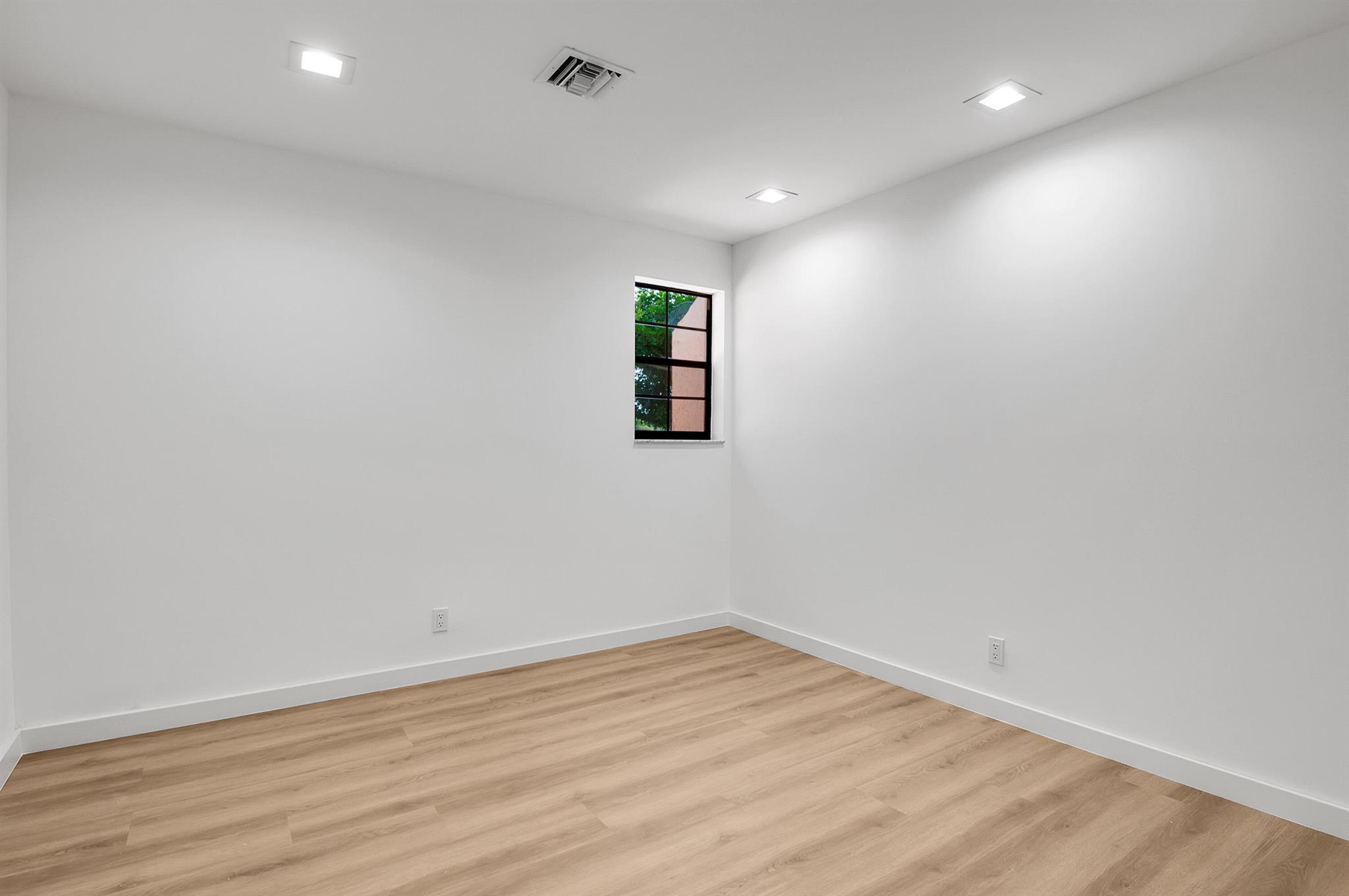 6560 Las Flores Drive