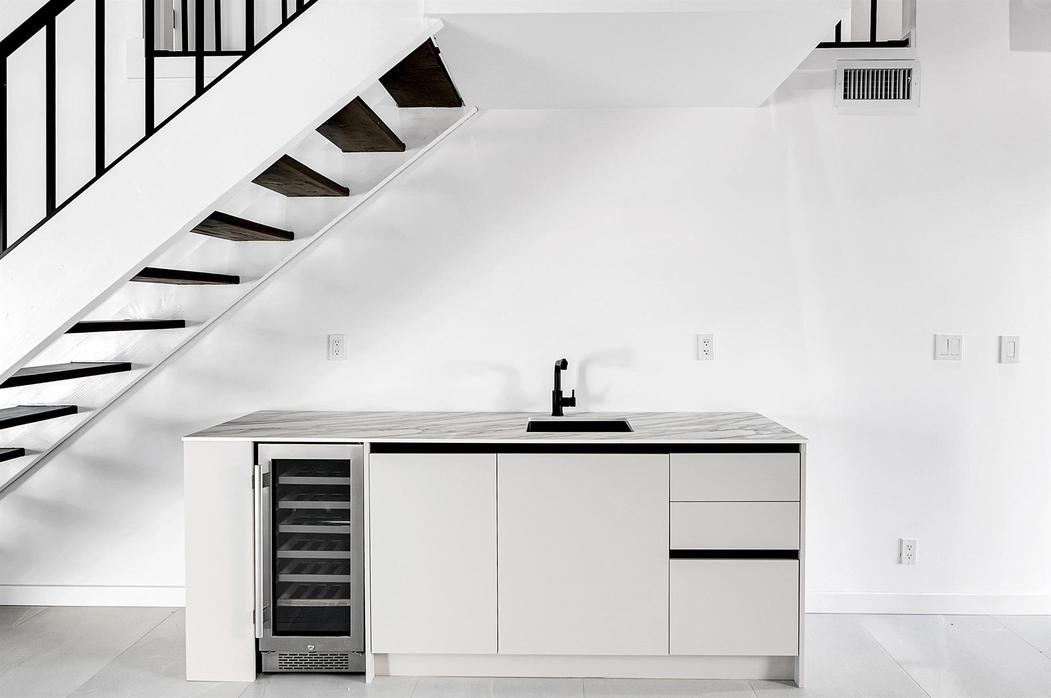 6560 Las Flores Drive