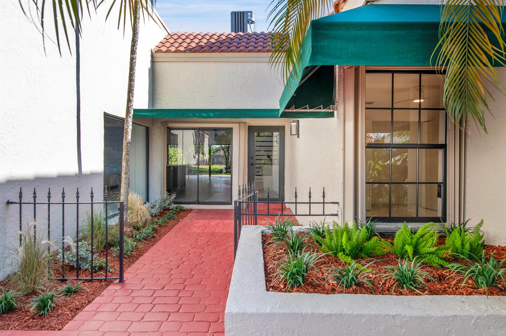 6560 Las Flores Drive