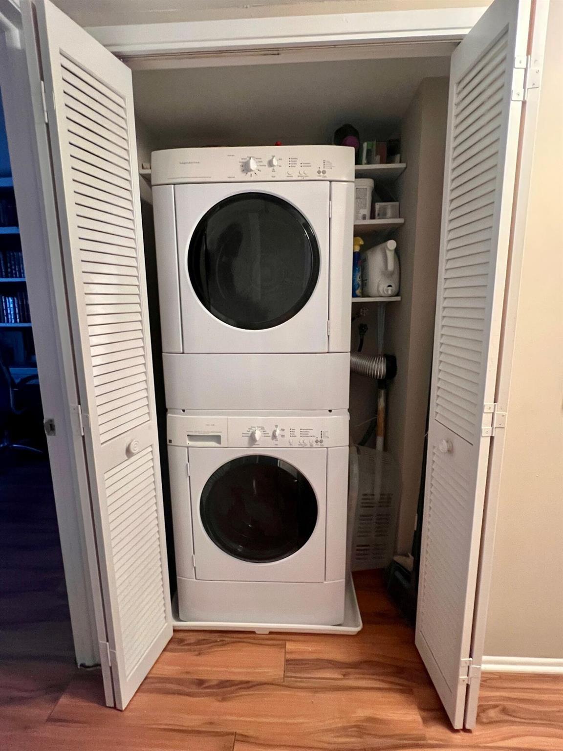 3960 Oaks Clubhouse Drive 504