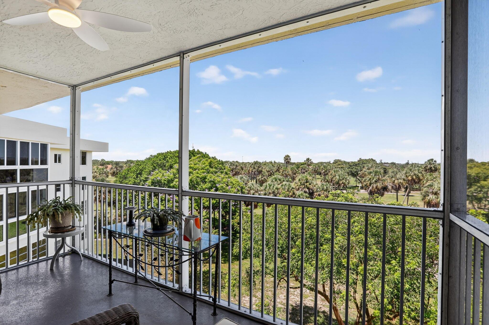 3960 Oaks Clubhouse Drive 504