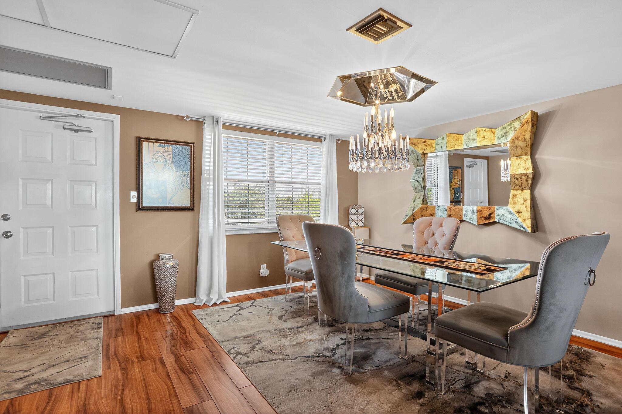 3960 Oaks Clubhouse Drive 504