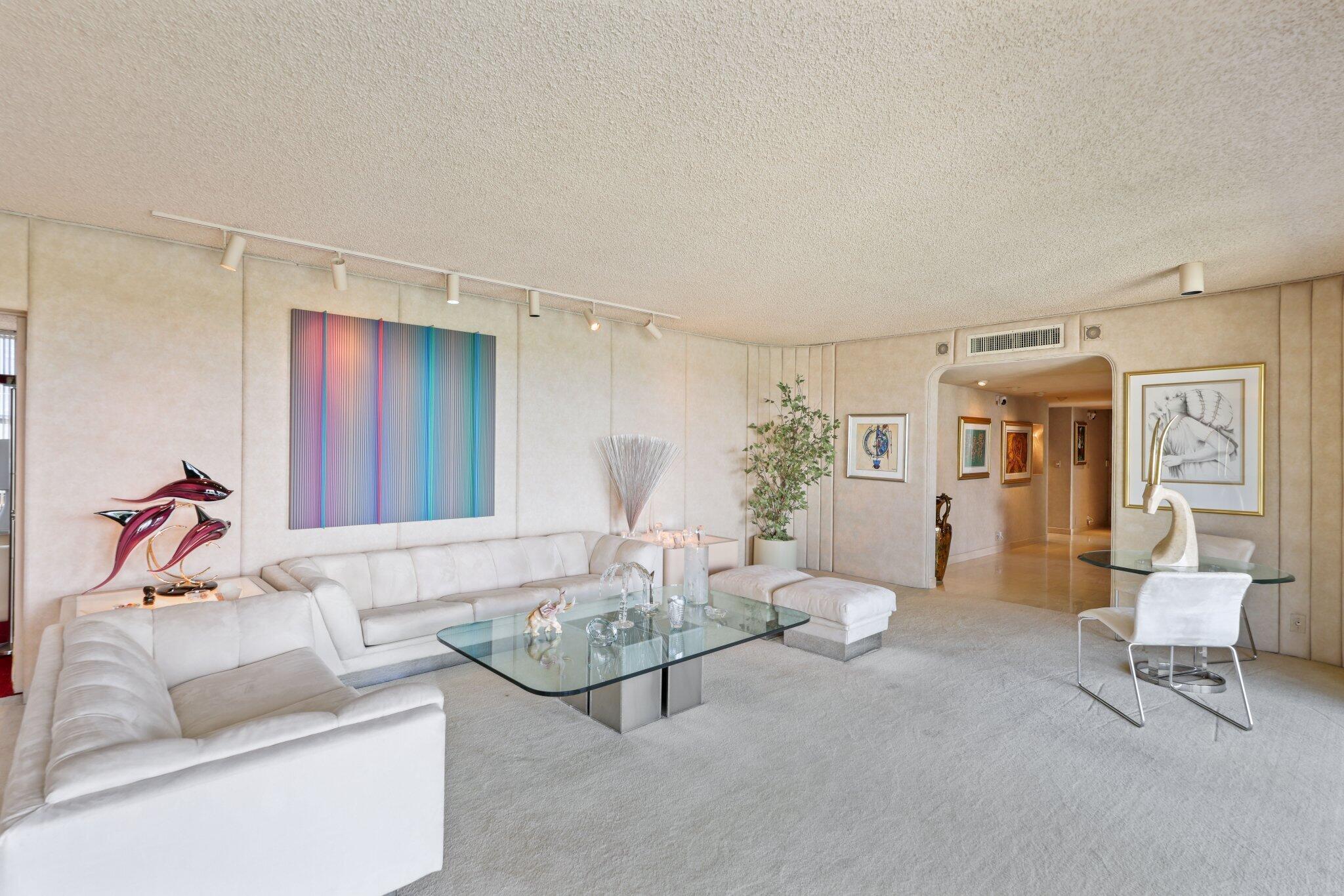 5500 Collins Avenue 1401