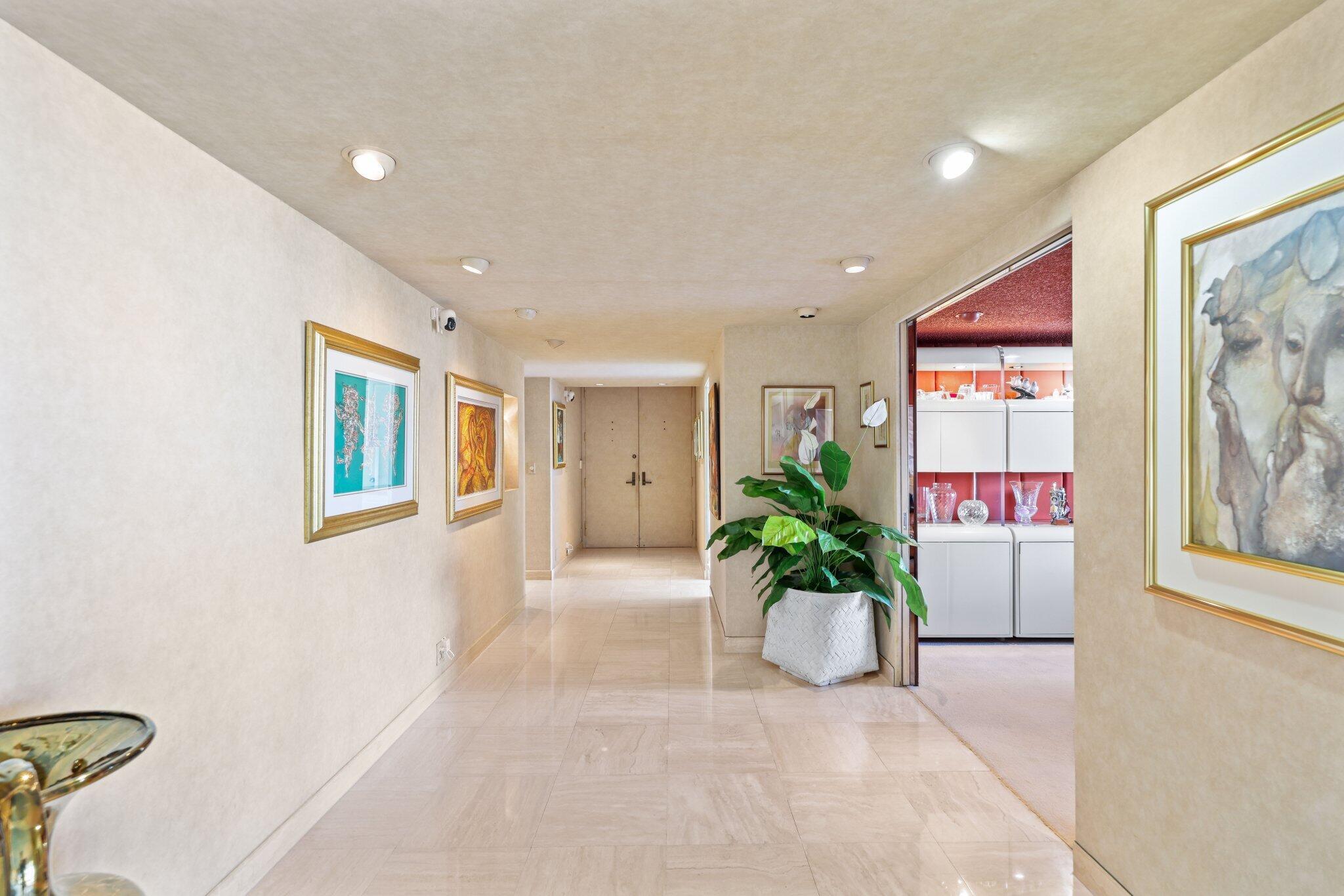 5500 Collins Avenue 1401