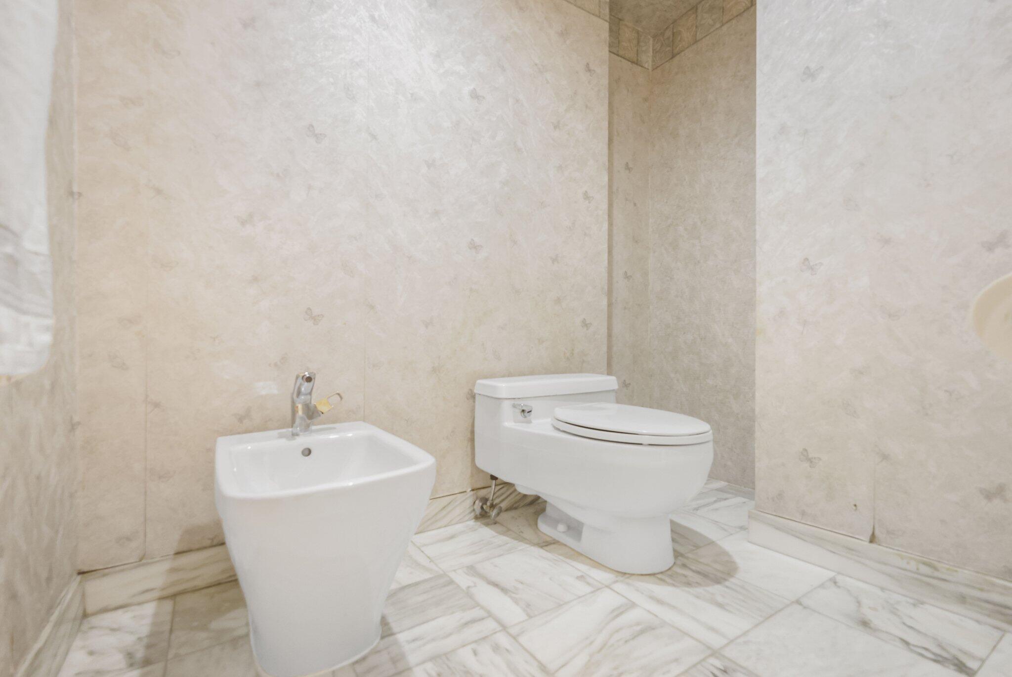 5500 Collins Avenue 1401