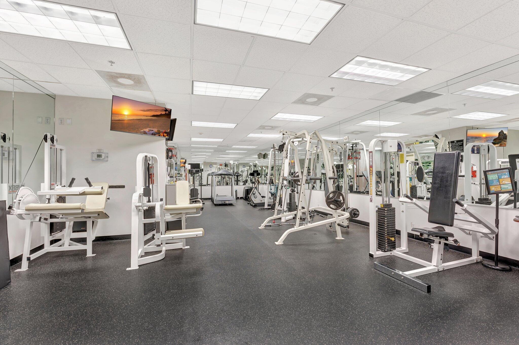 5500 Collins Avenue 1401