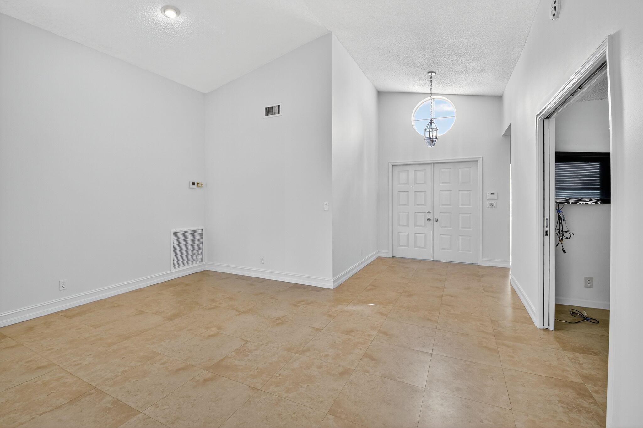 9914 Harbour Lake Circle