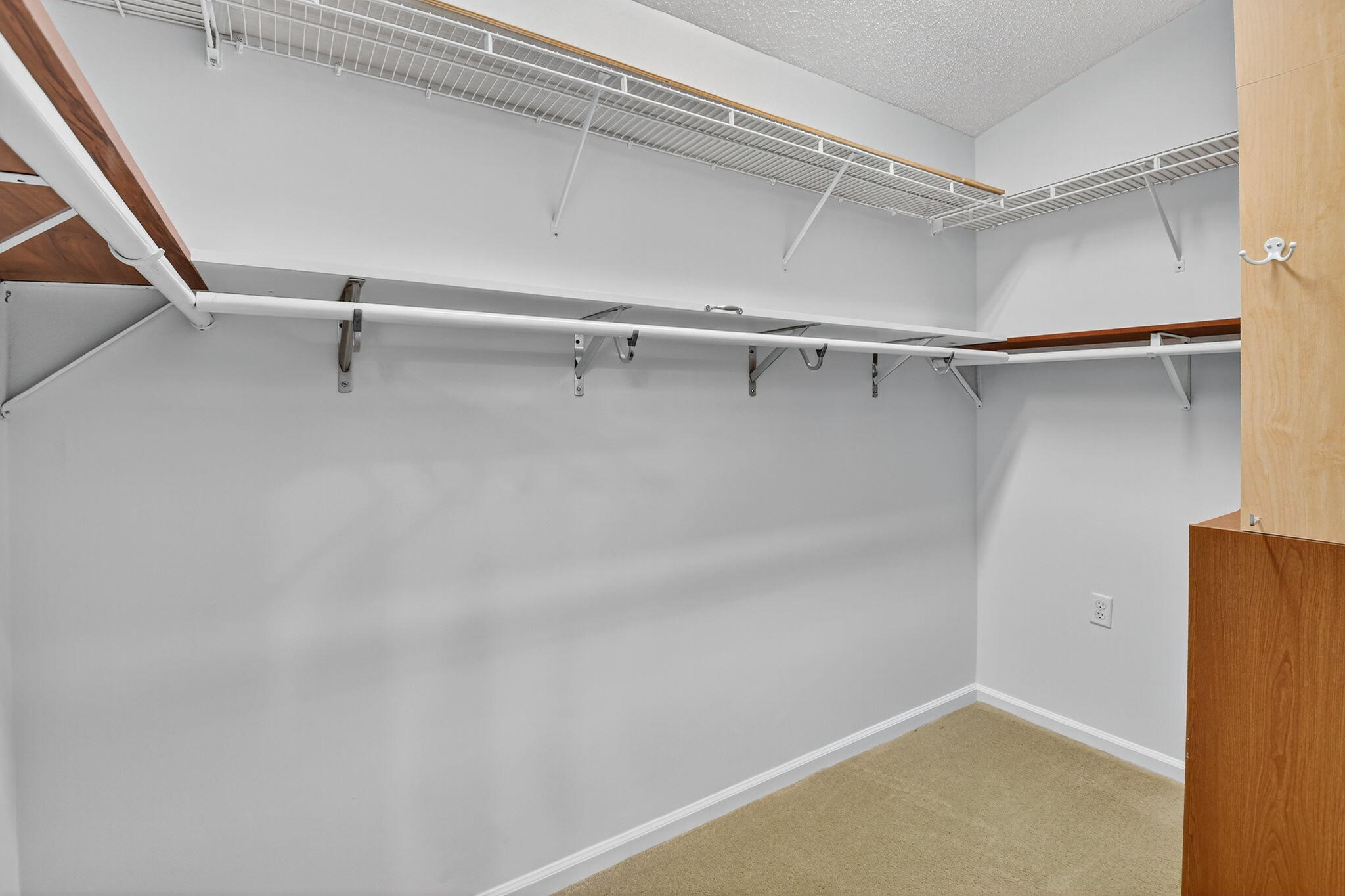 9914 Harbour Lake Circle