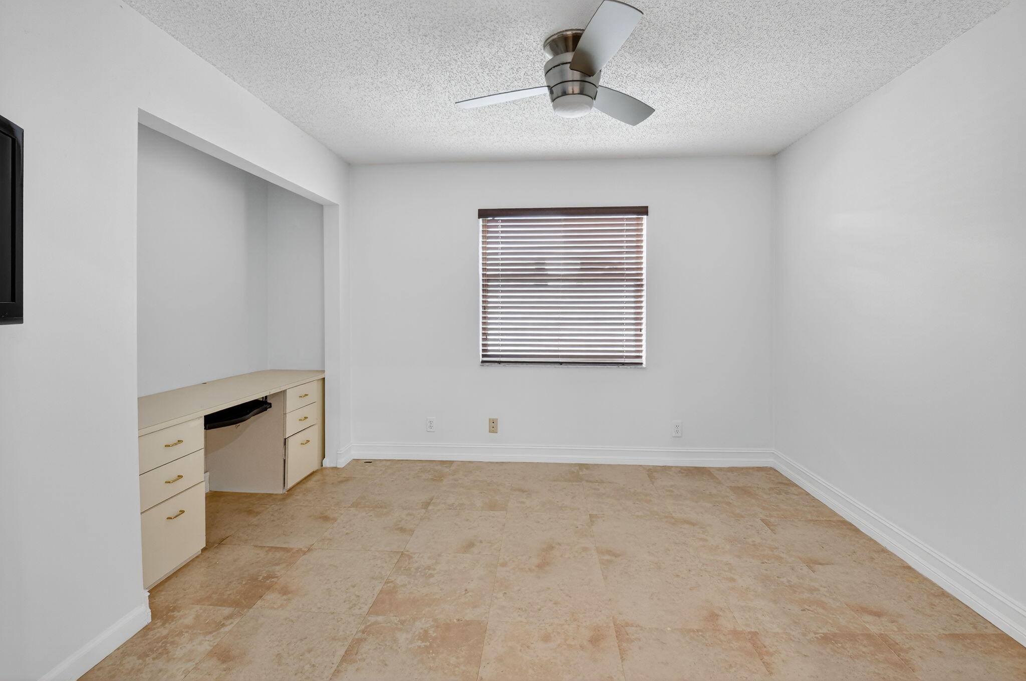 9914 Harbour Lake Circle