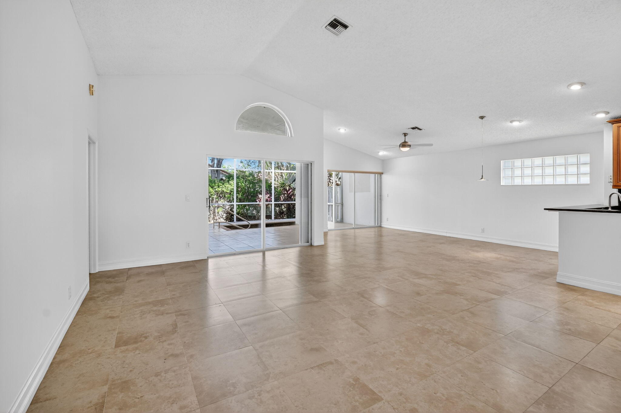 9914 Harbour Lake Circle