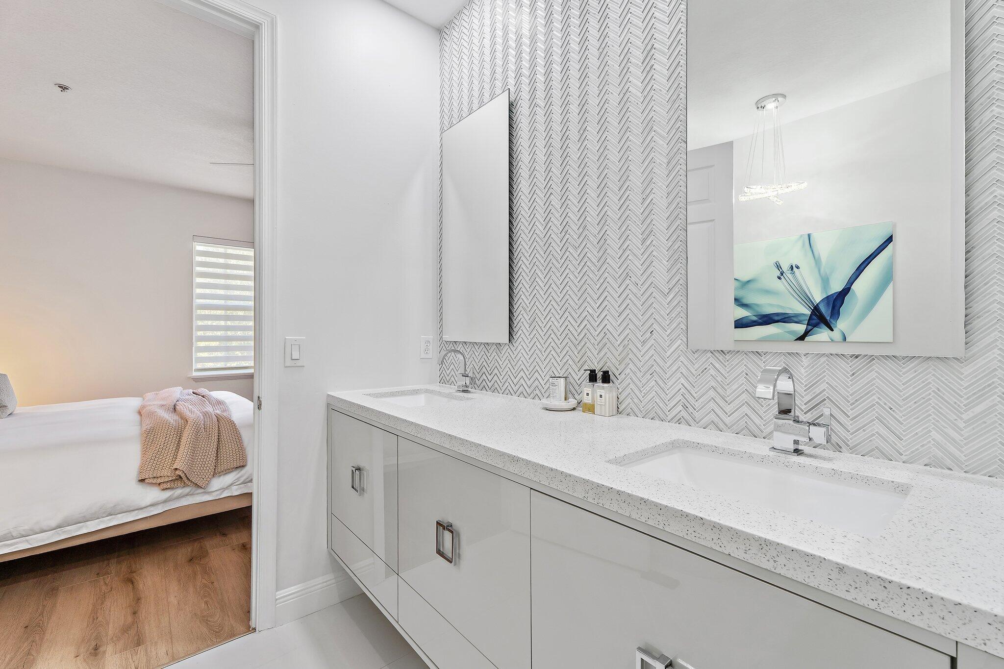 113 W Indian Crossing Circle