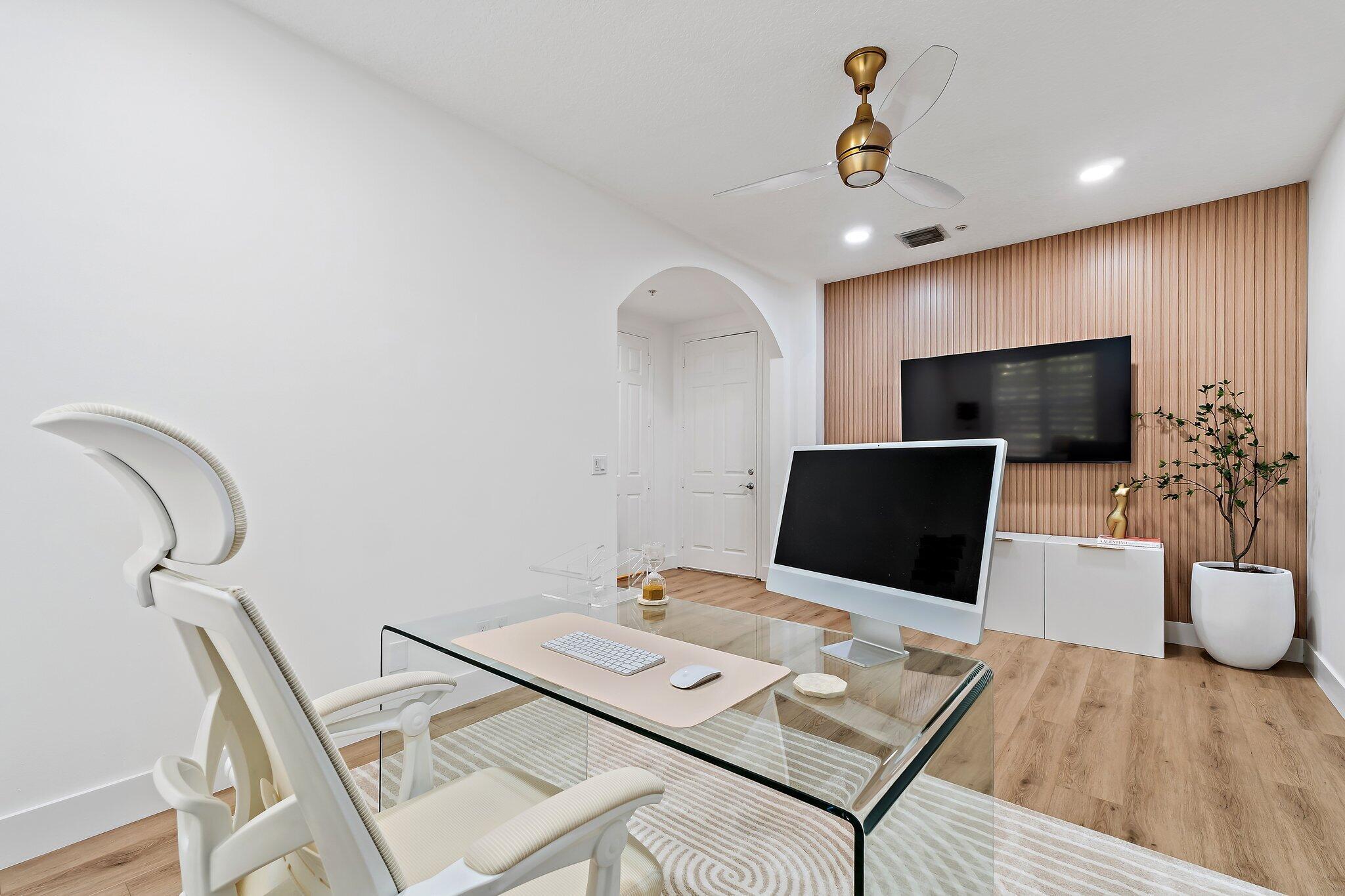 113 W Indian Crossing Circle