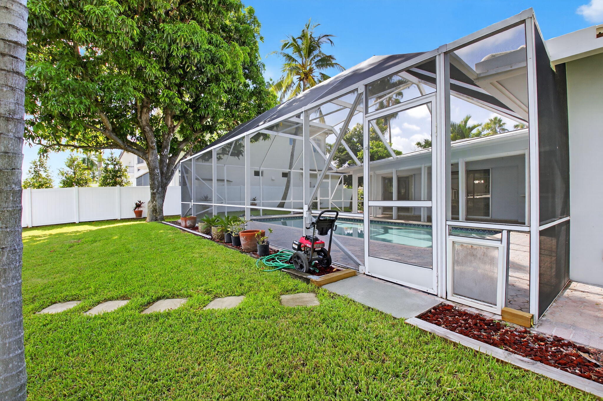 937 Banyan Drive