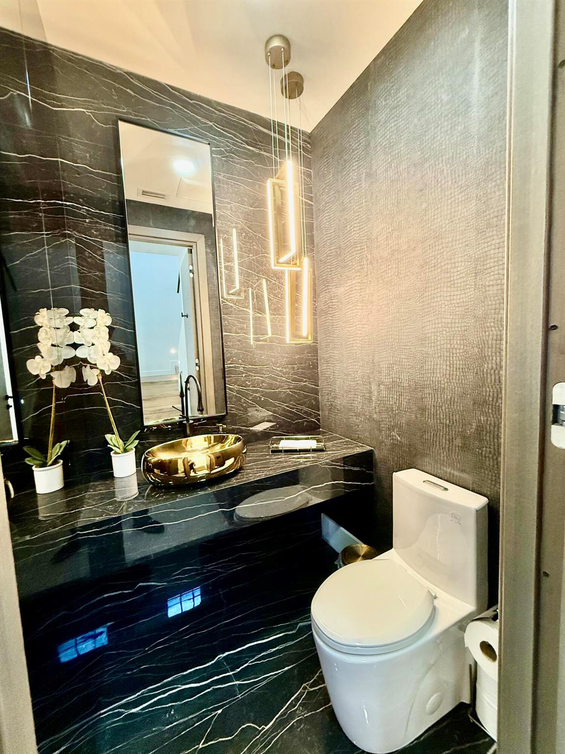 1534 Newhaven Point Lane