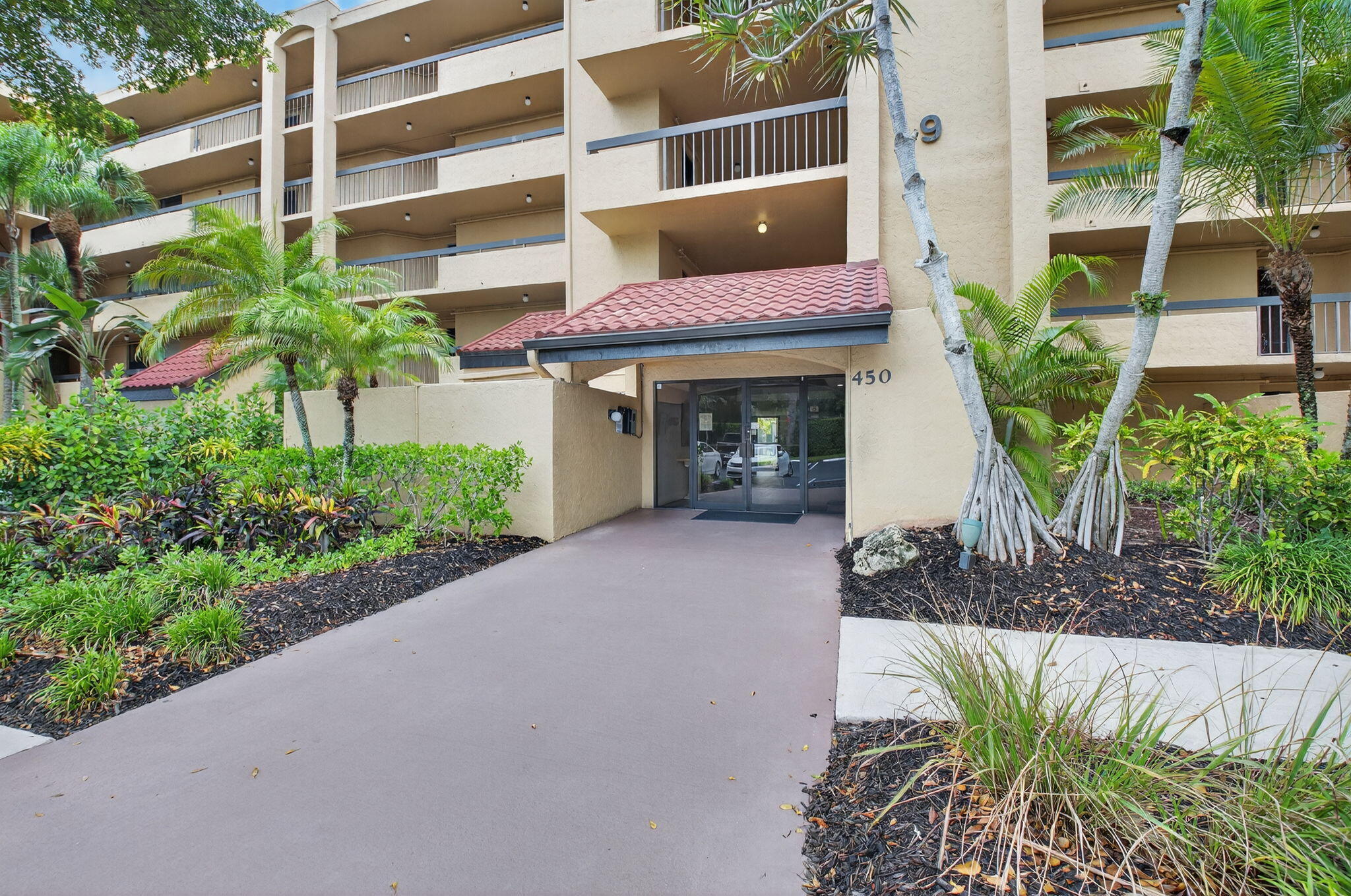 450 Egret Circle 9201
