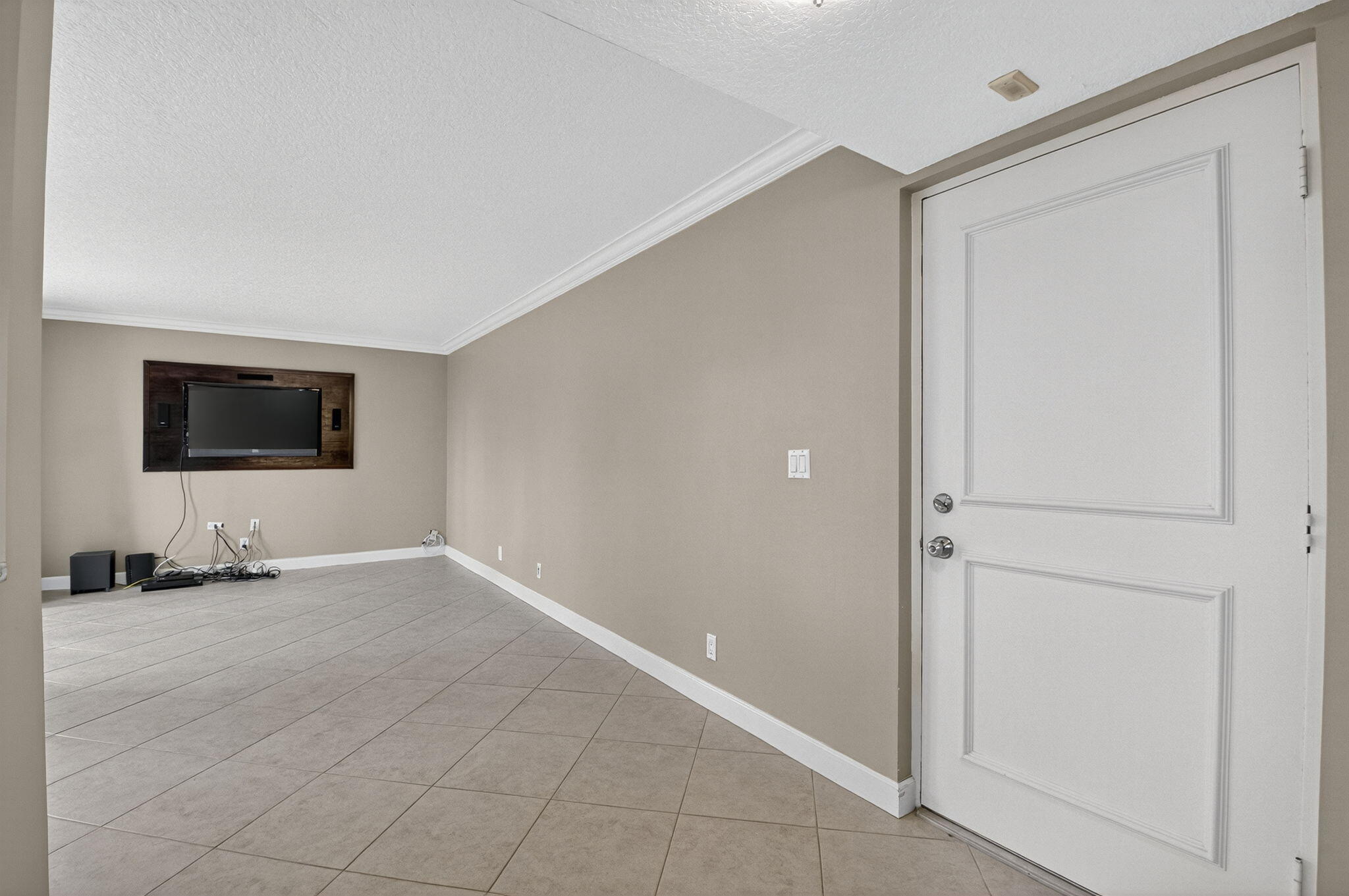 450 Egret Circle 9201