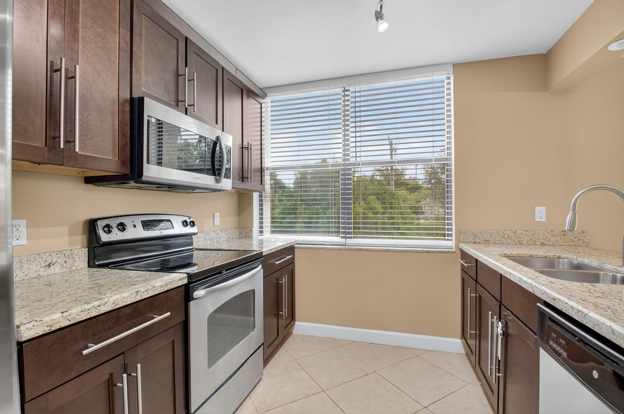 450 Egret Circle 9201
