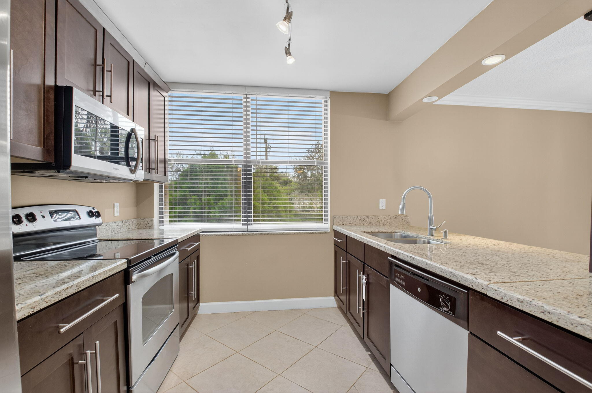 450 Egret Circle 9201