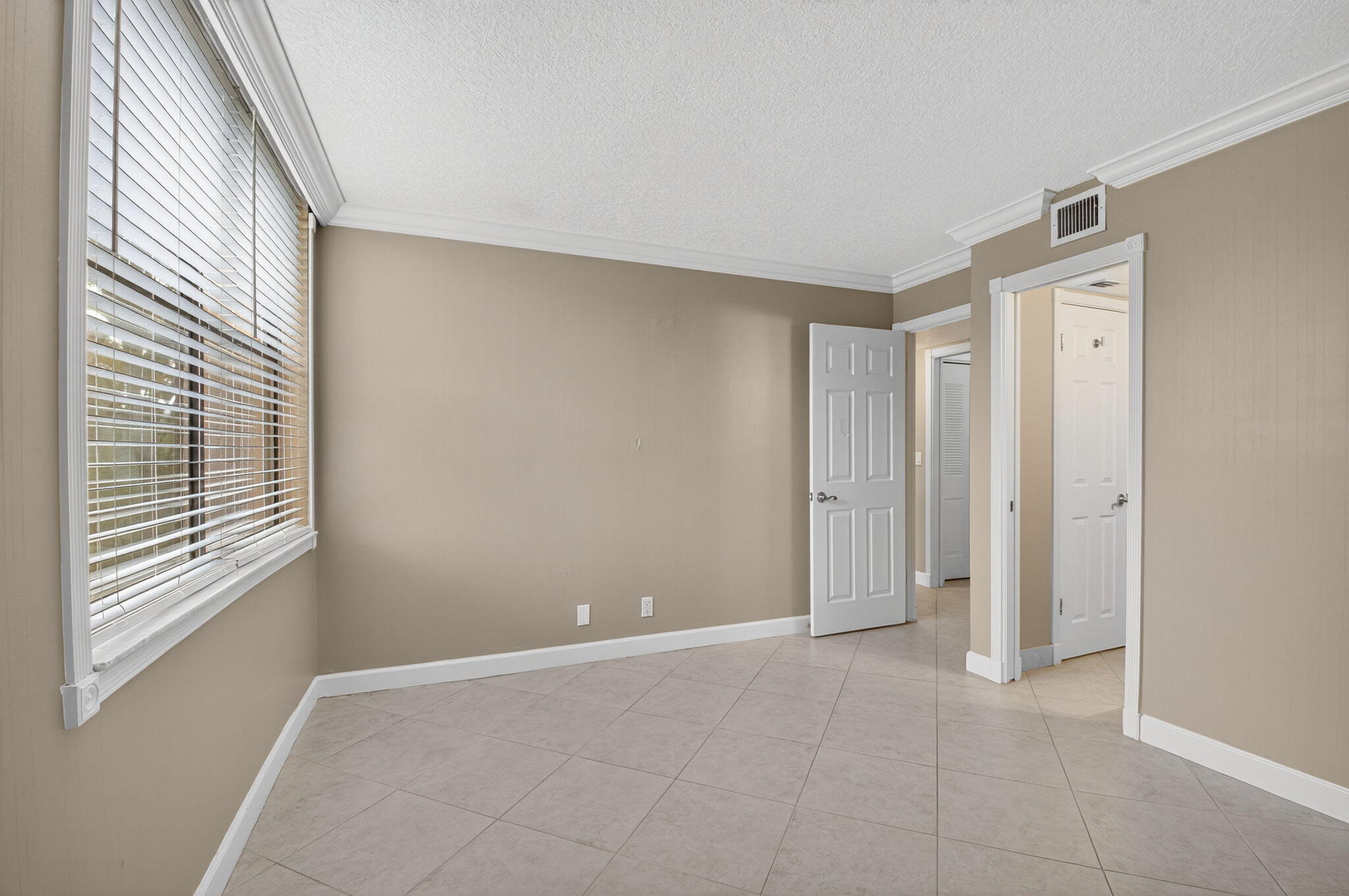 450 Egret Circle 9201