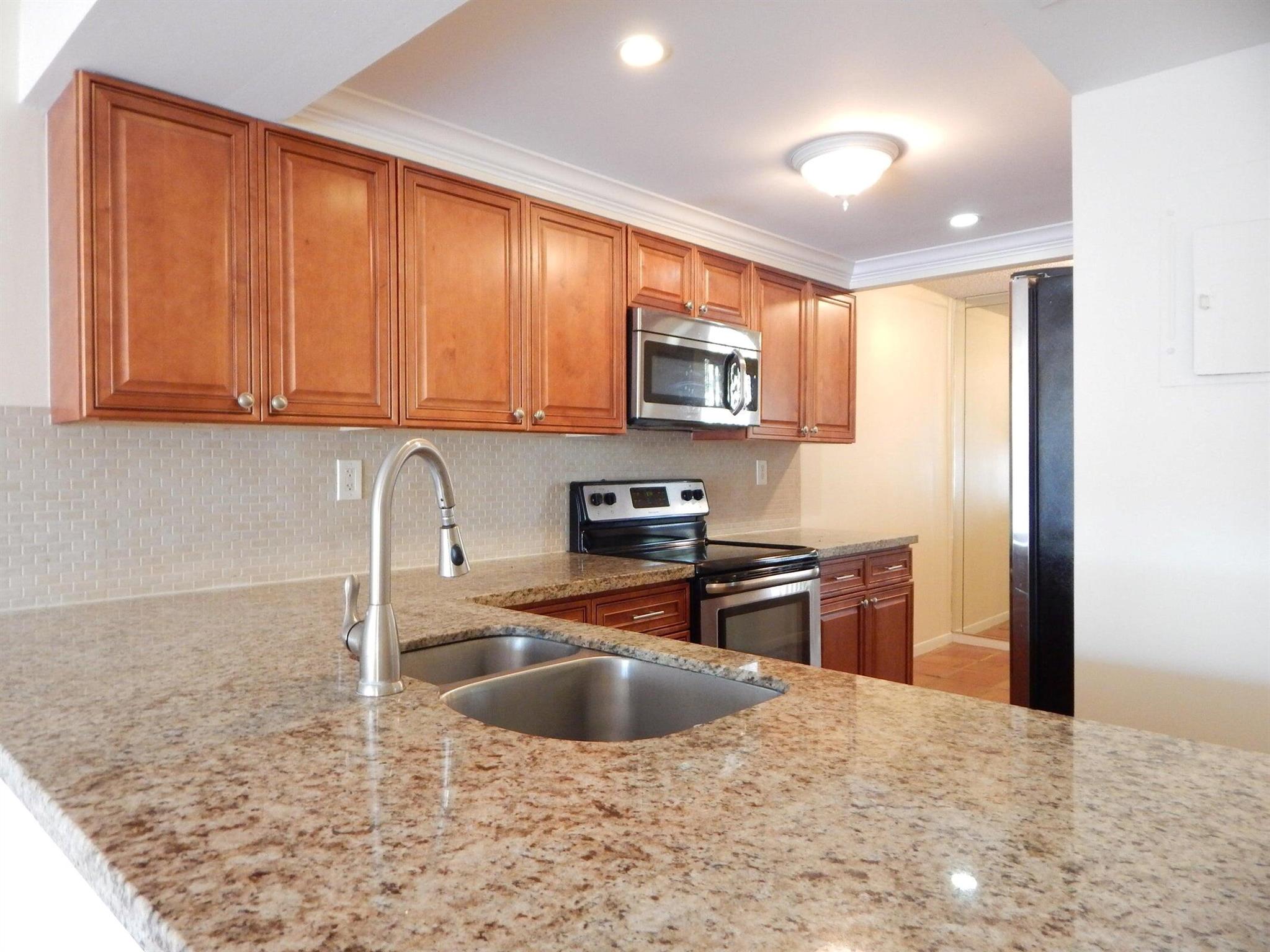 9 Royal Palm Way 106