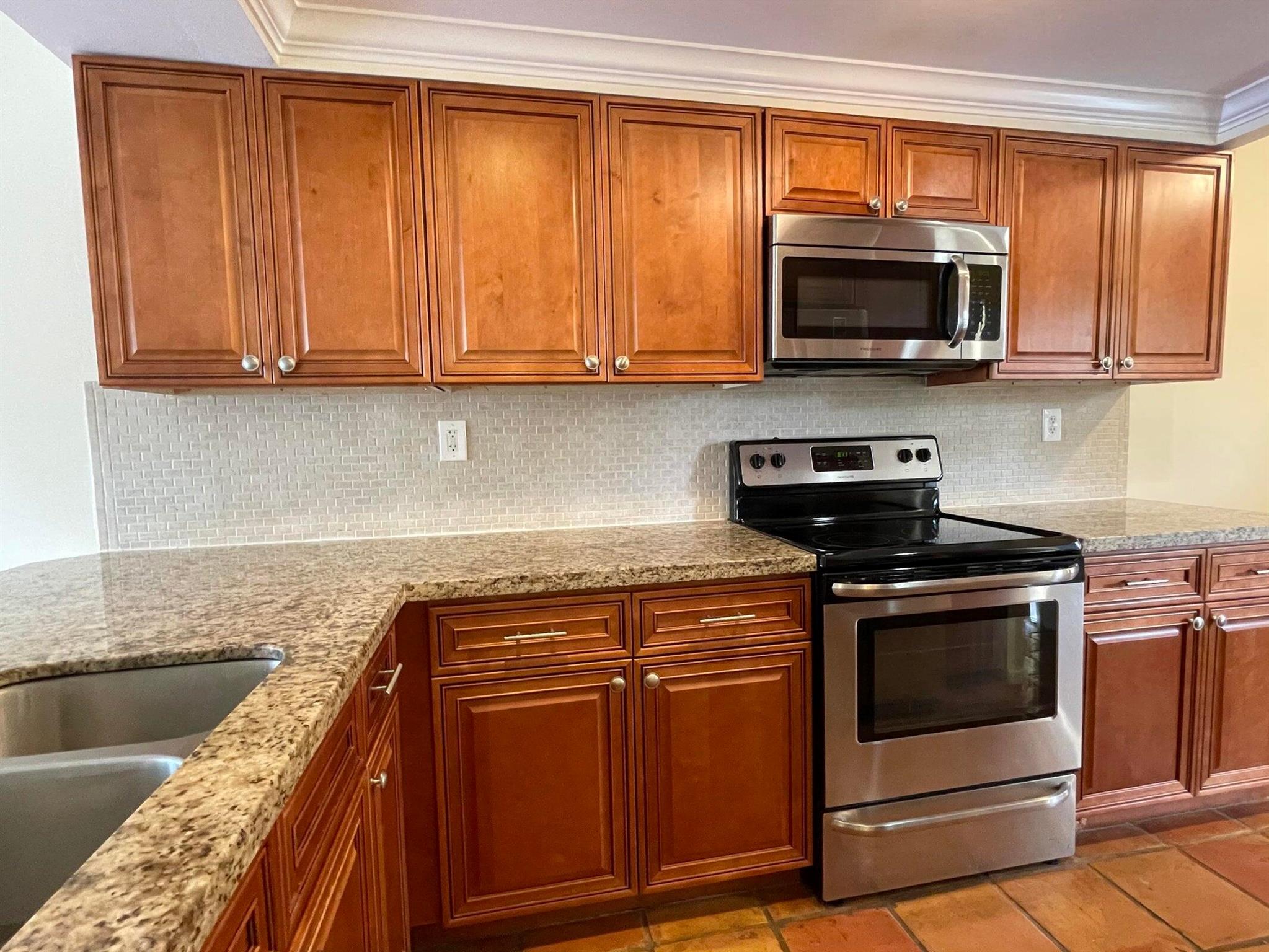 9 Royal Palm Way 106