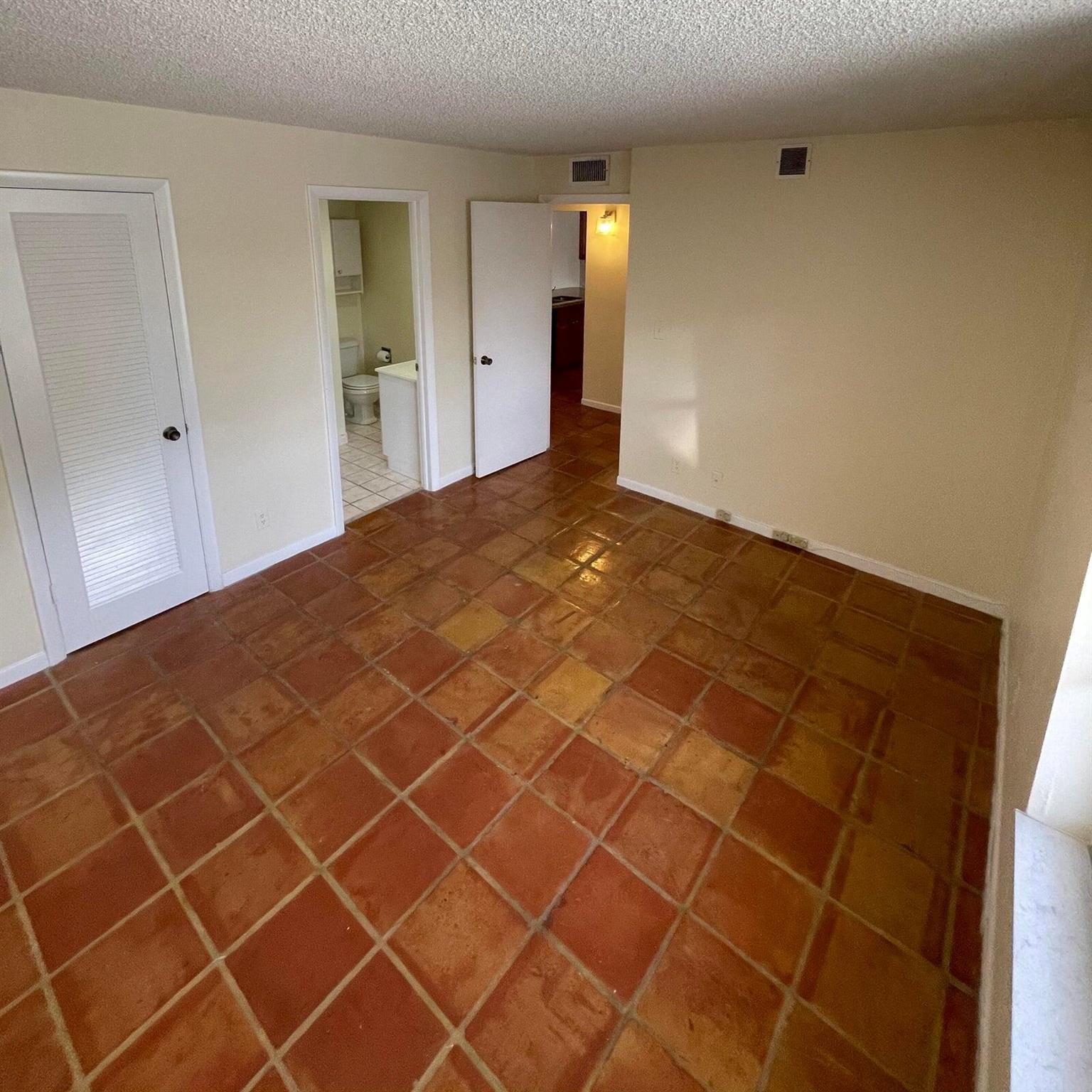 9 Royal Palm Way 106