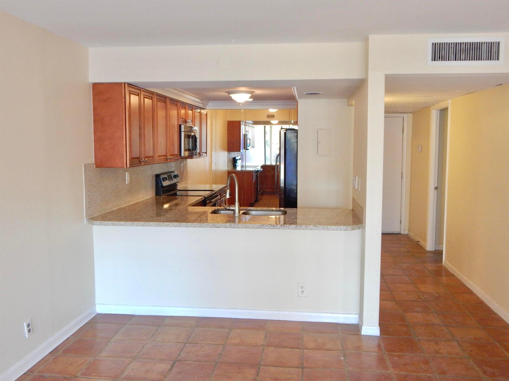 9 Royal Palm Way 106