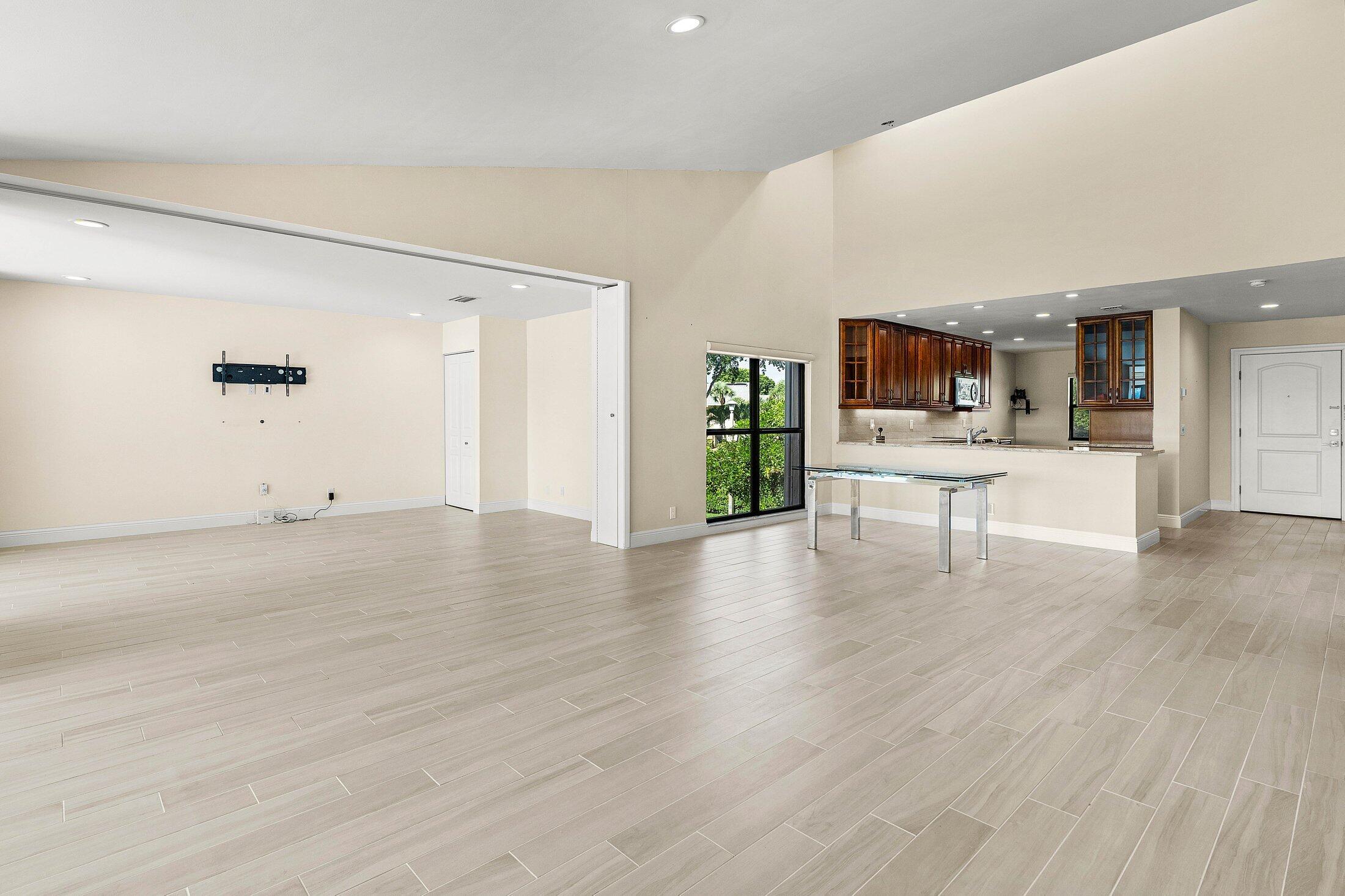 7 Eastgate Drive D