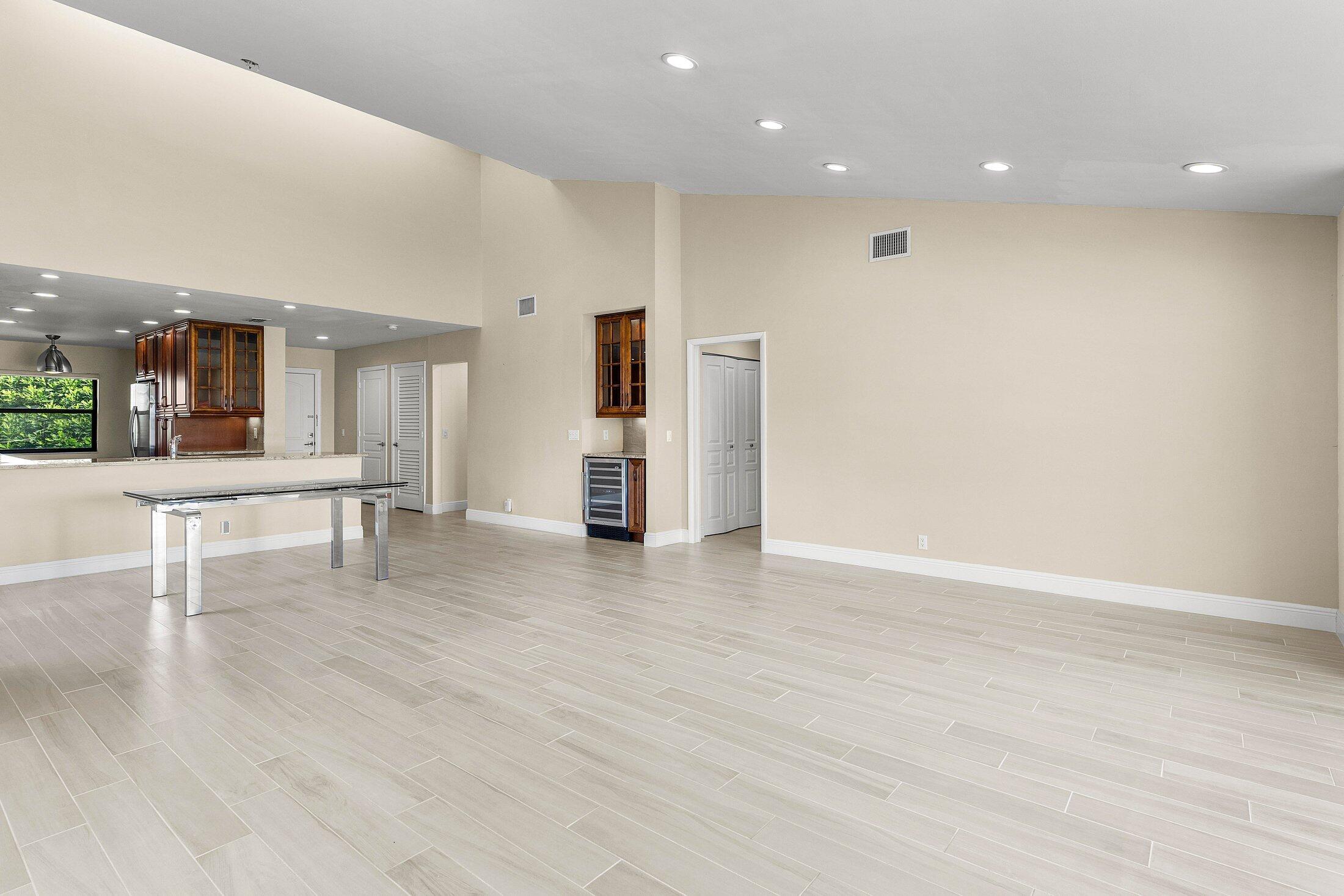 7 Eastgate Drive D