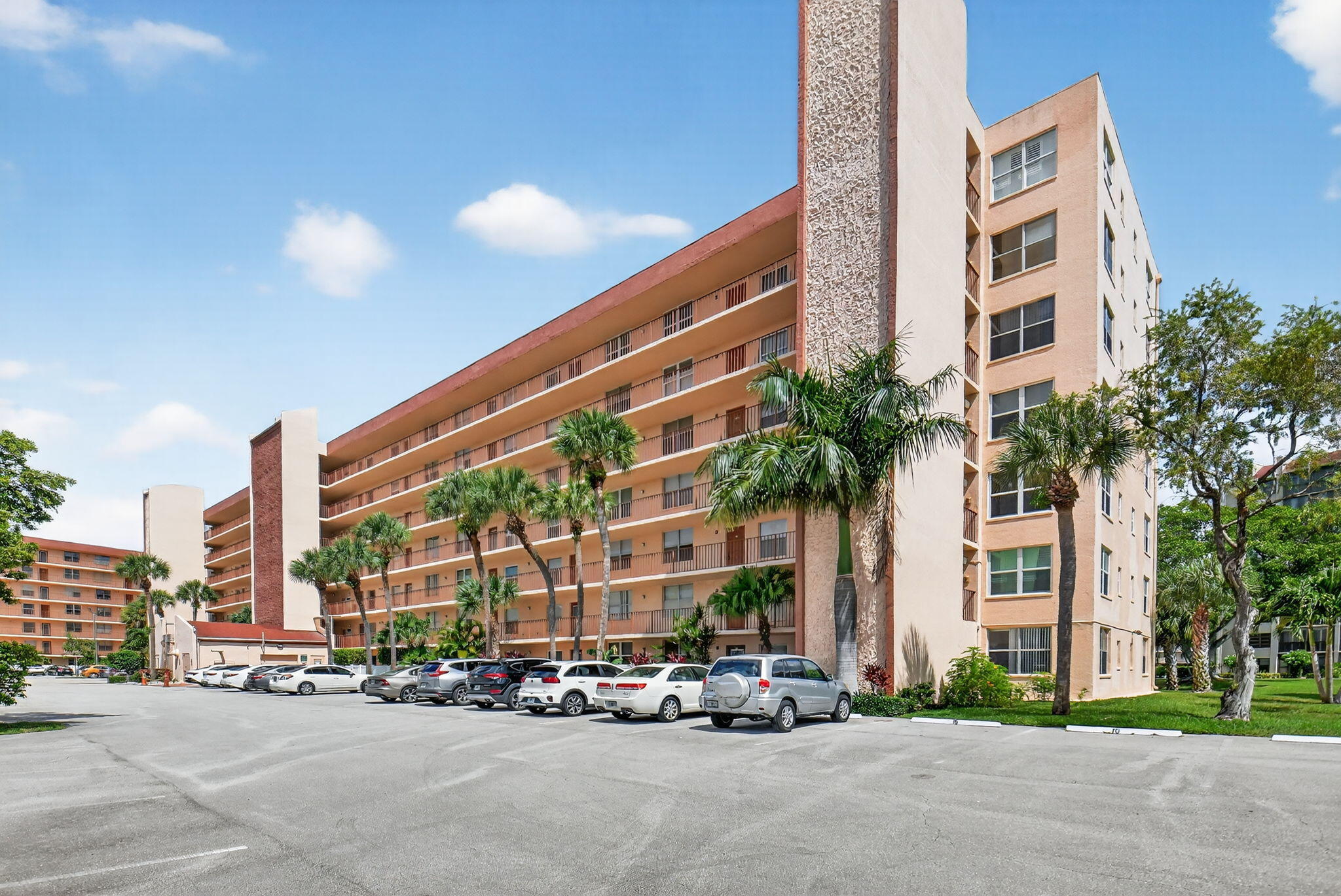 14527 Bonaire Boulevard 702
