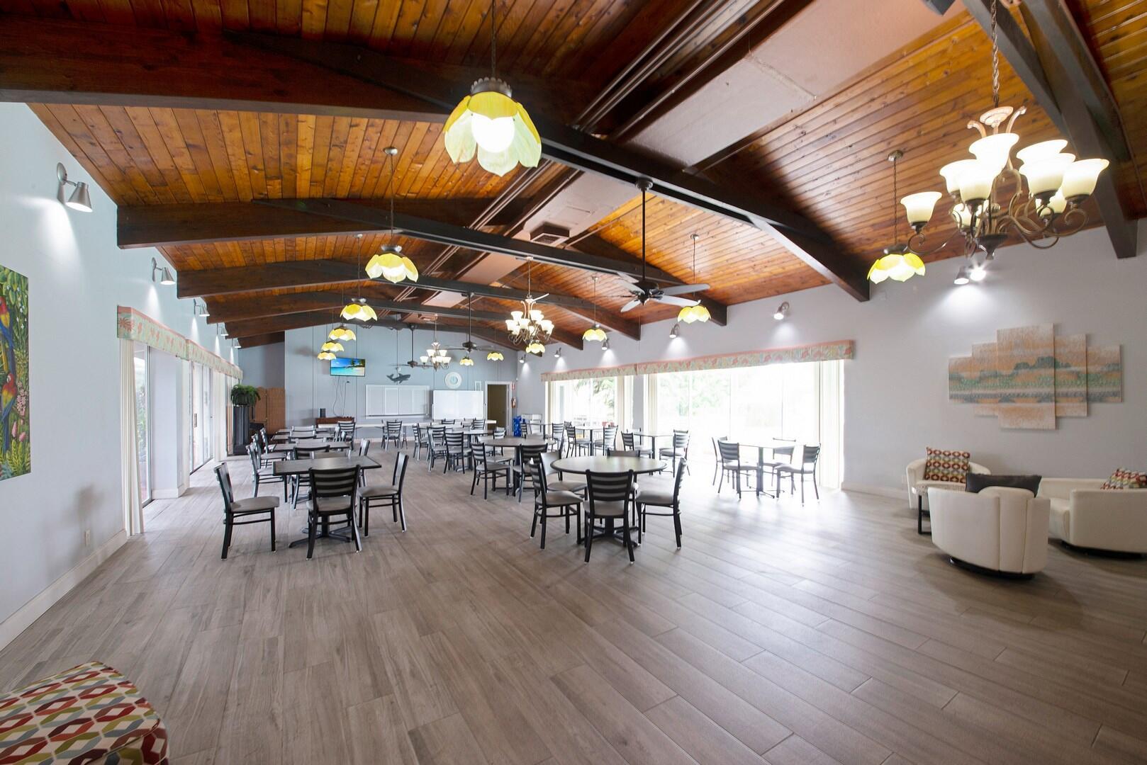 2581 N Garden Drive 206