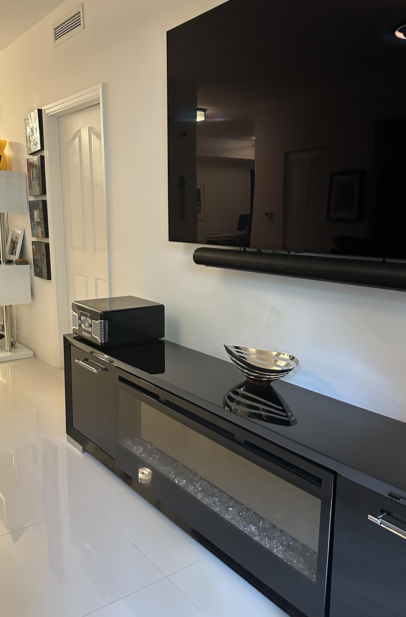 250 NE 3rd Avenue 218