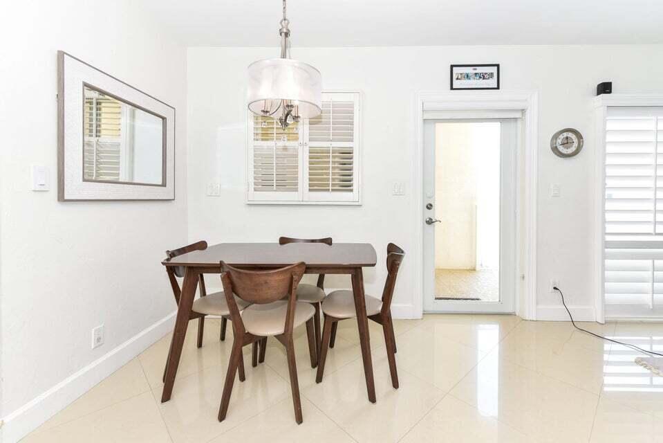 1203 Hillsboro Mile P3
