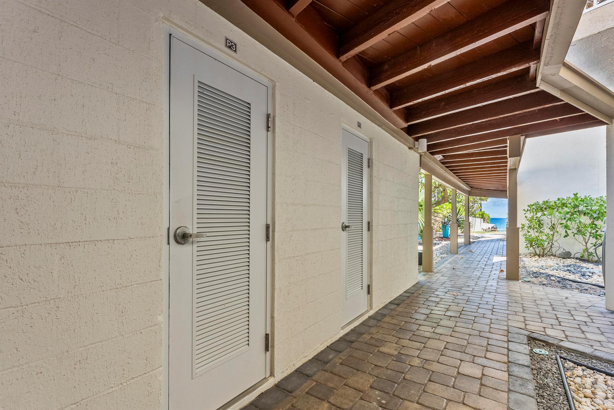 1203 Hillsboro Mile P3
