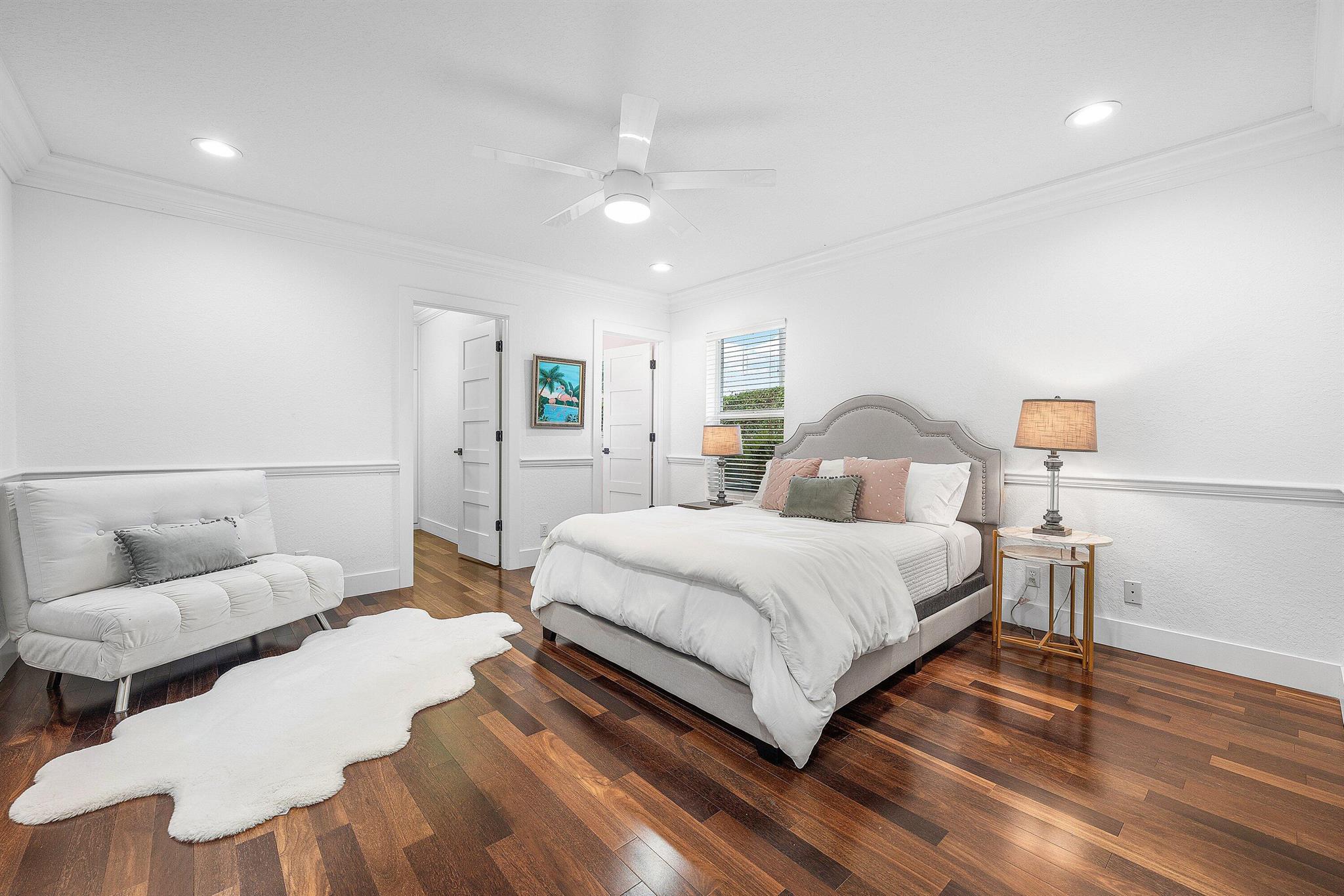 589 N Country Club Drive