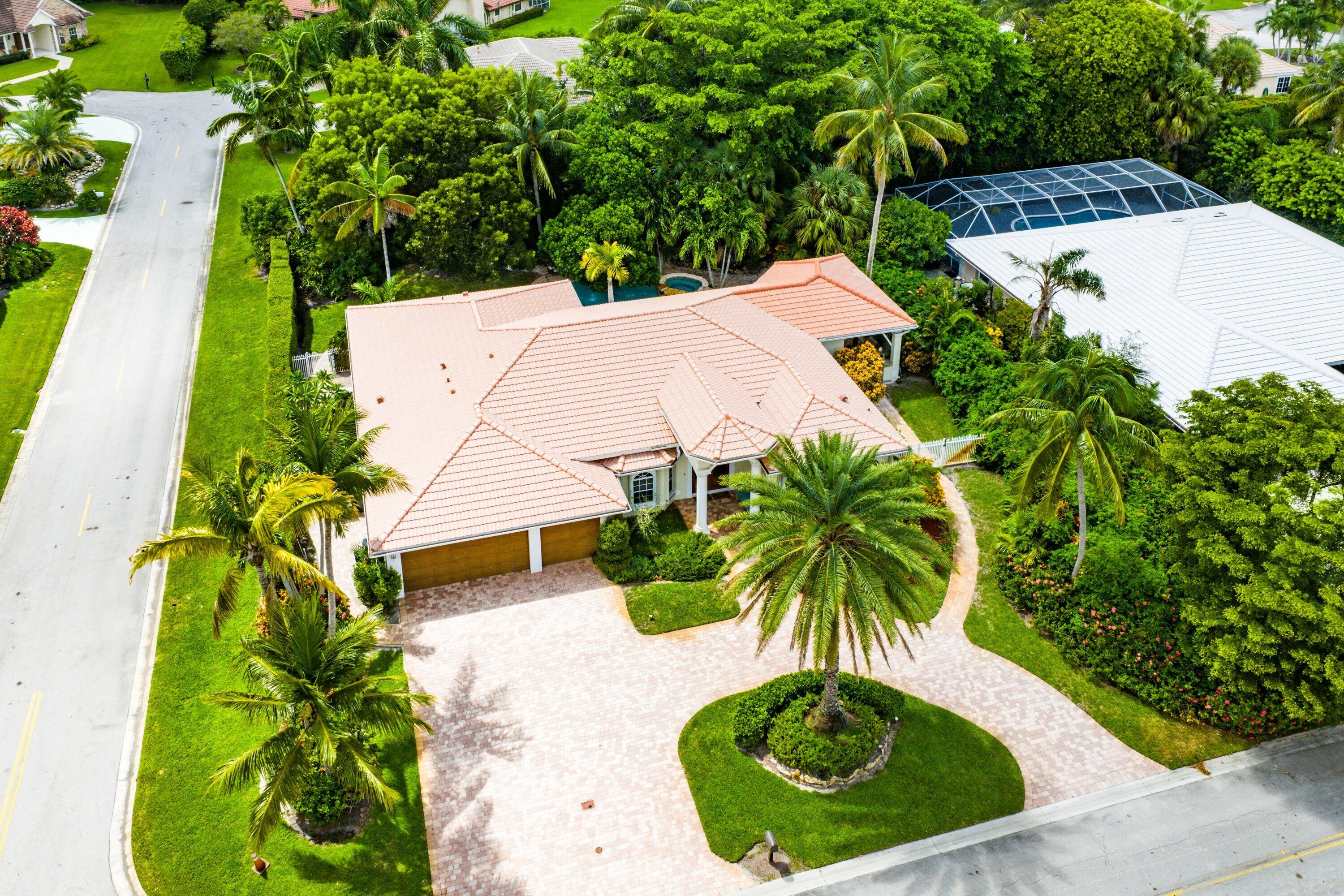 589 N Country Club Drive