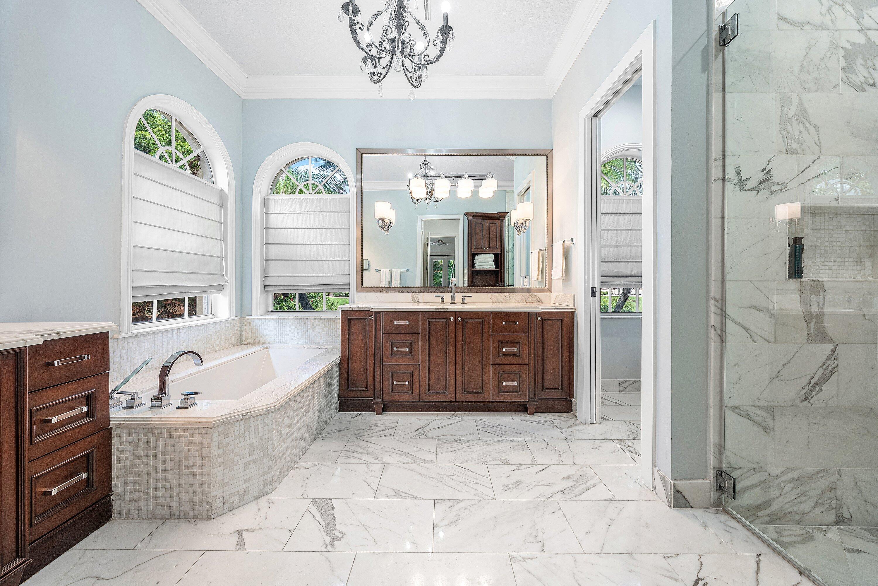 589 N Country Club Drive