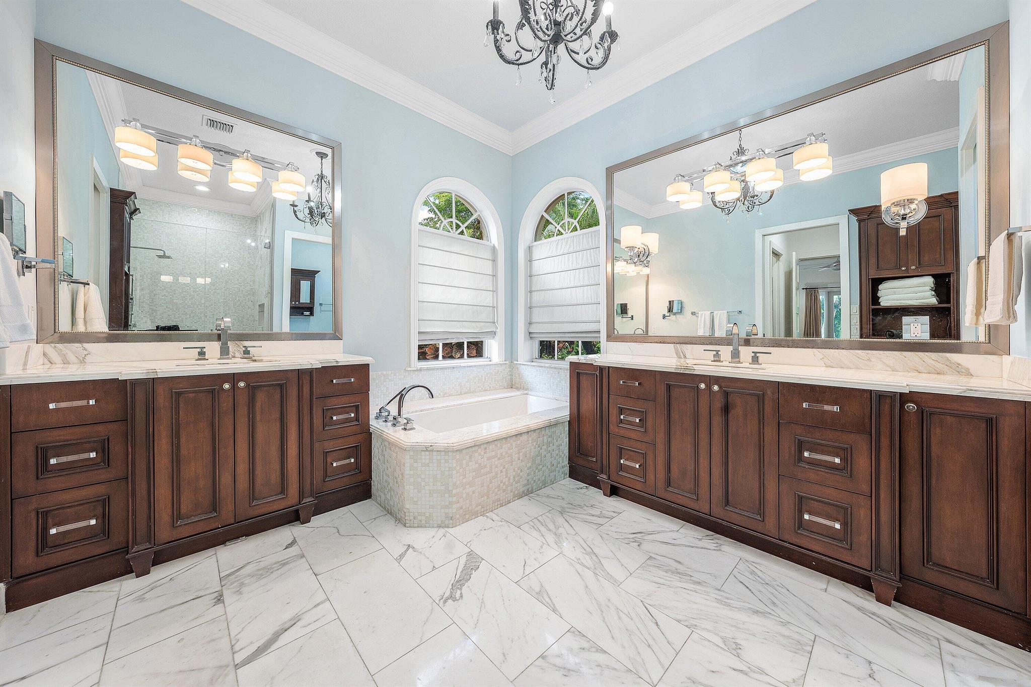 589 N Country Club Drive