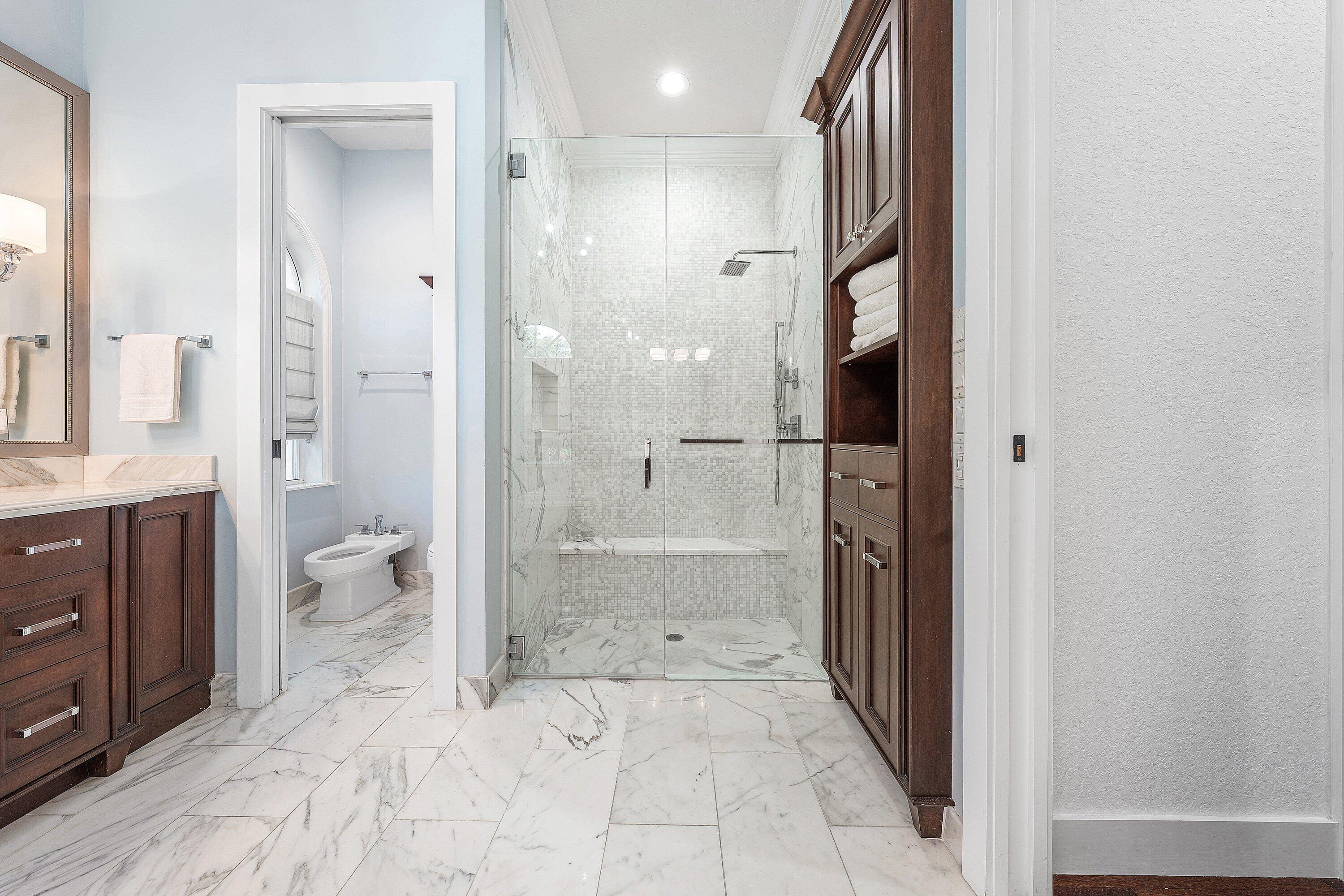 589 N Country Club Drive