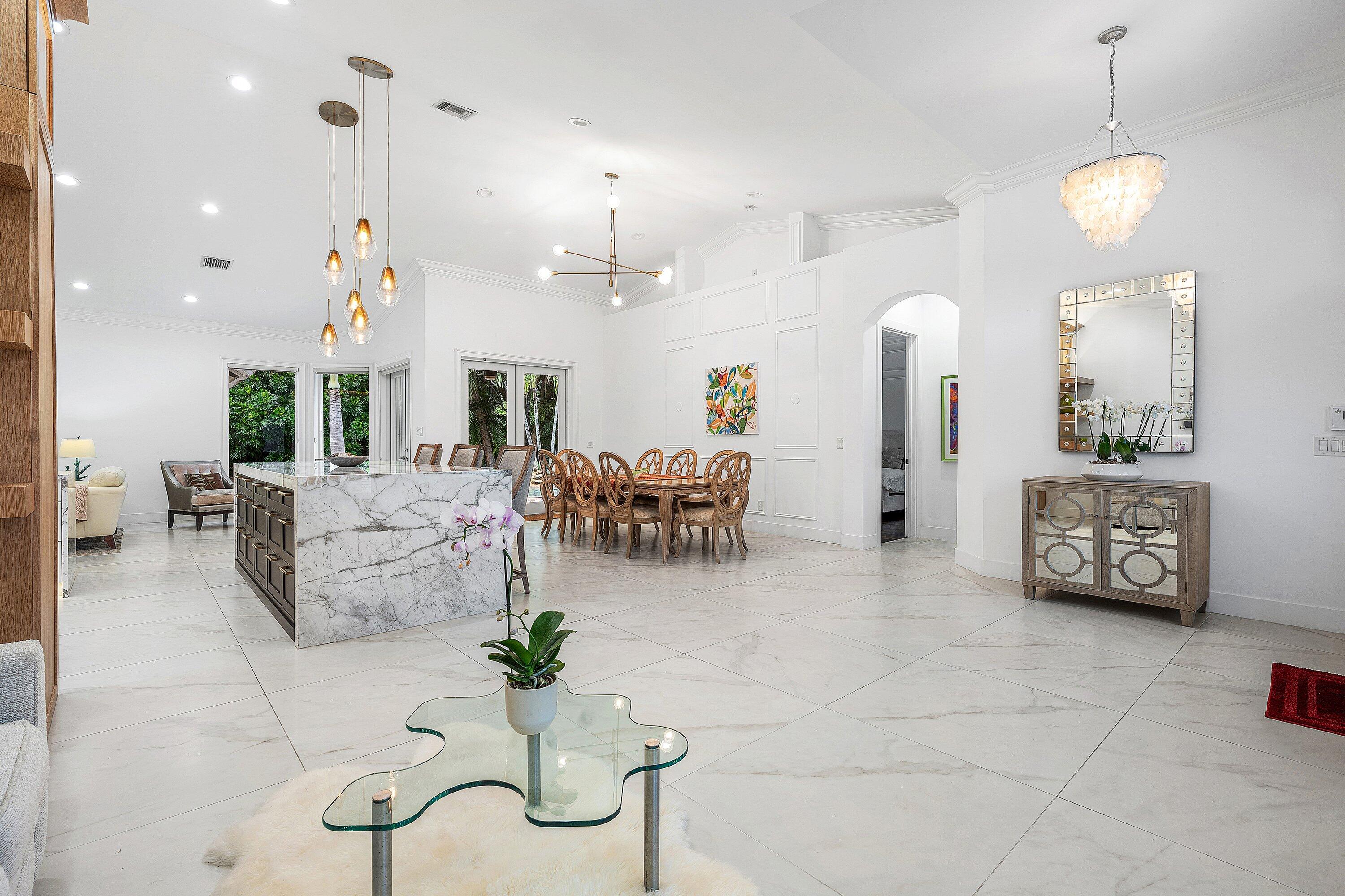 589 N Country Club Drive