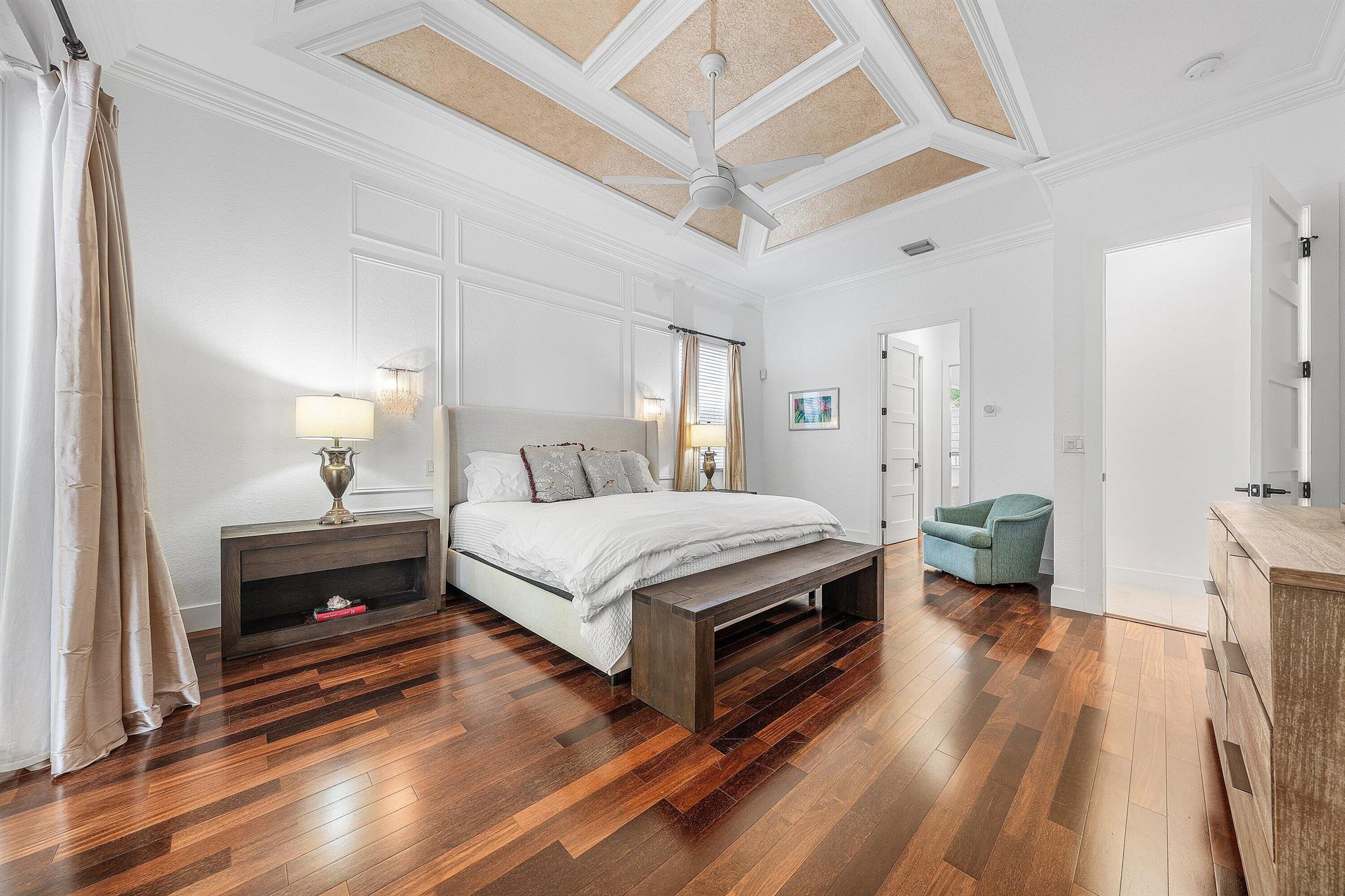 589 N Country Club Drive