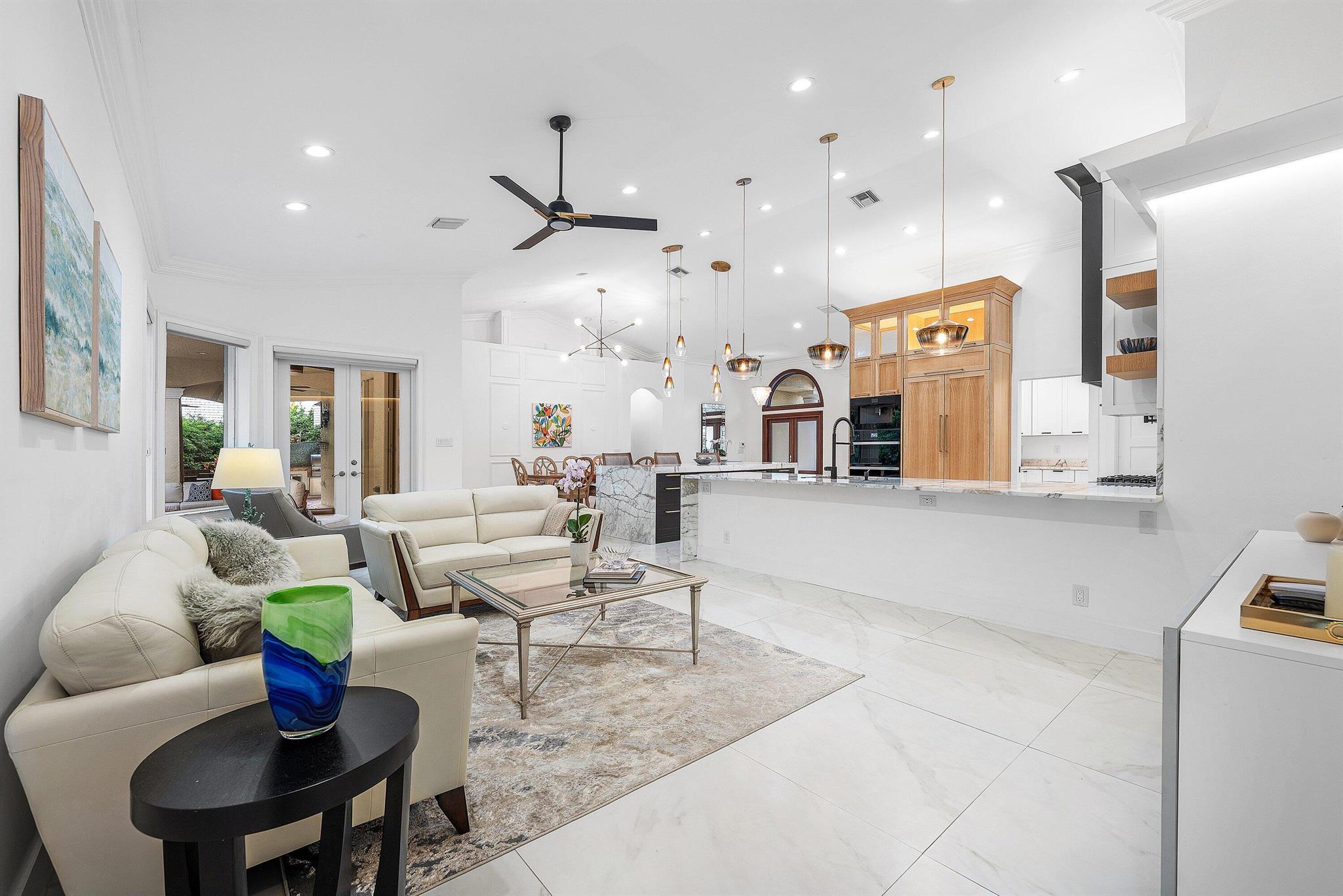 589 N Country Club Drive