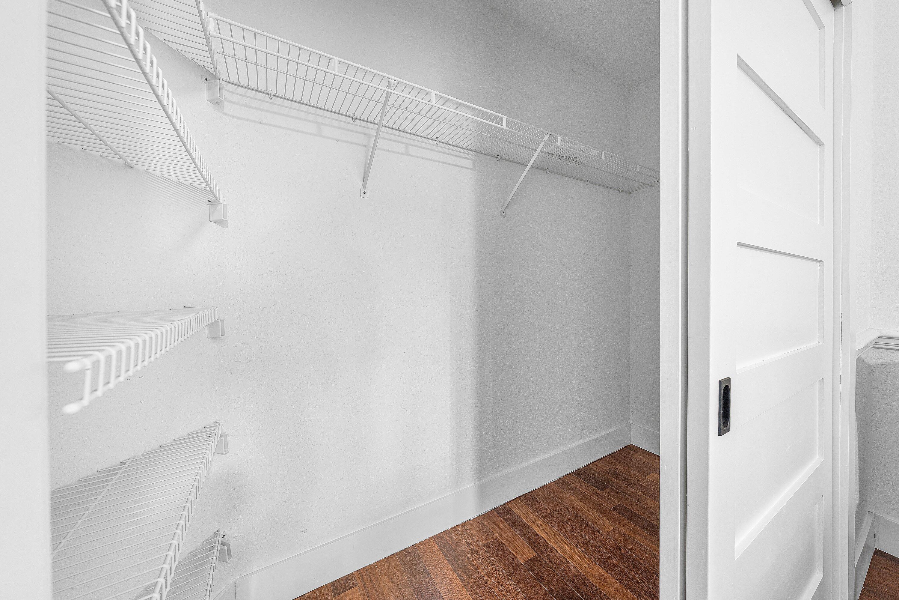 589 N Country Club Drive