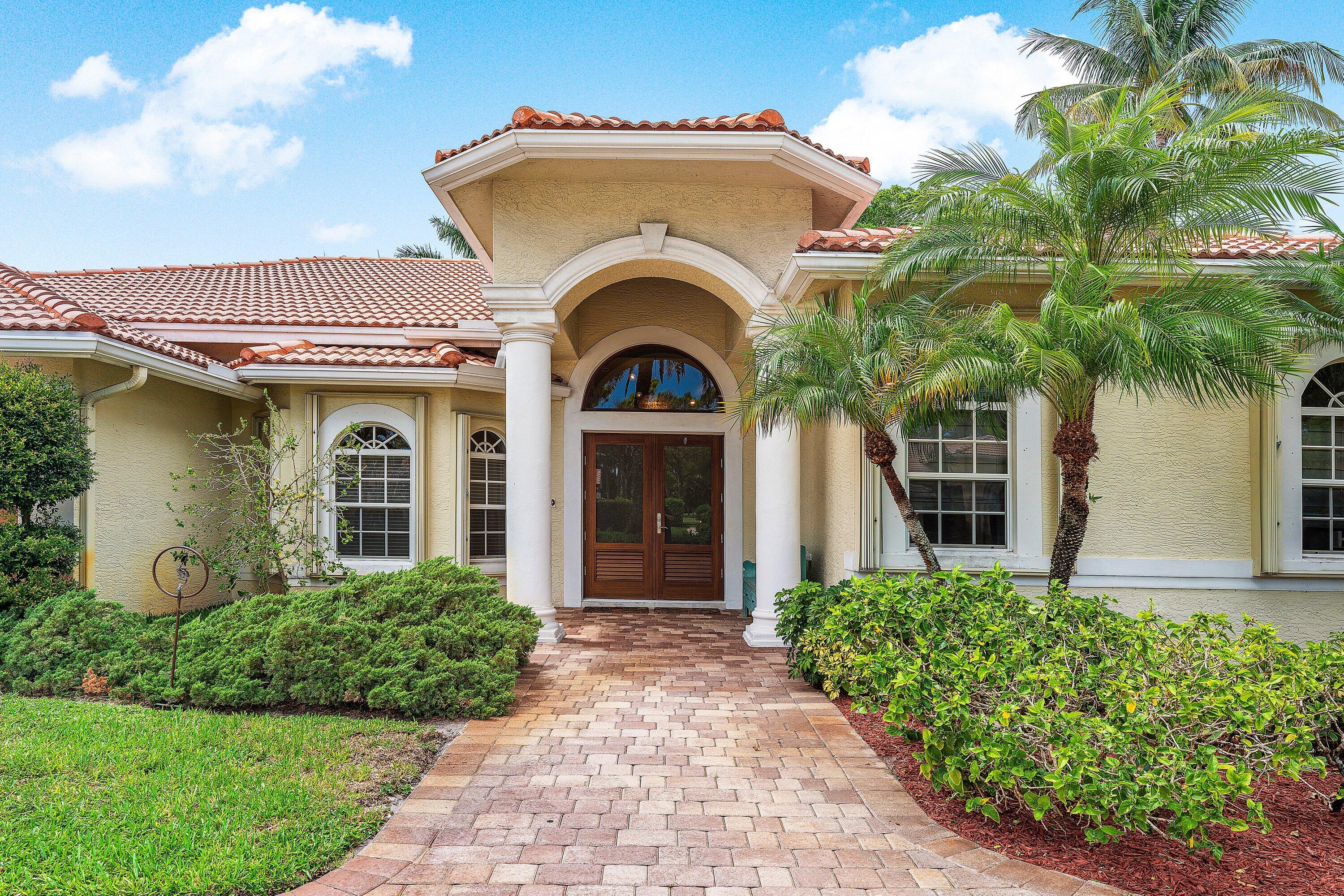 589 N Country Club Drive