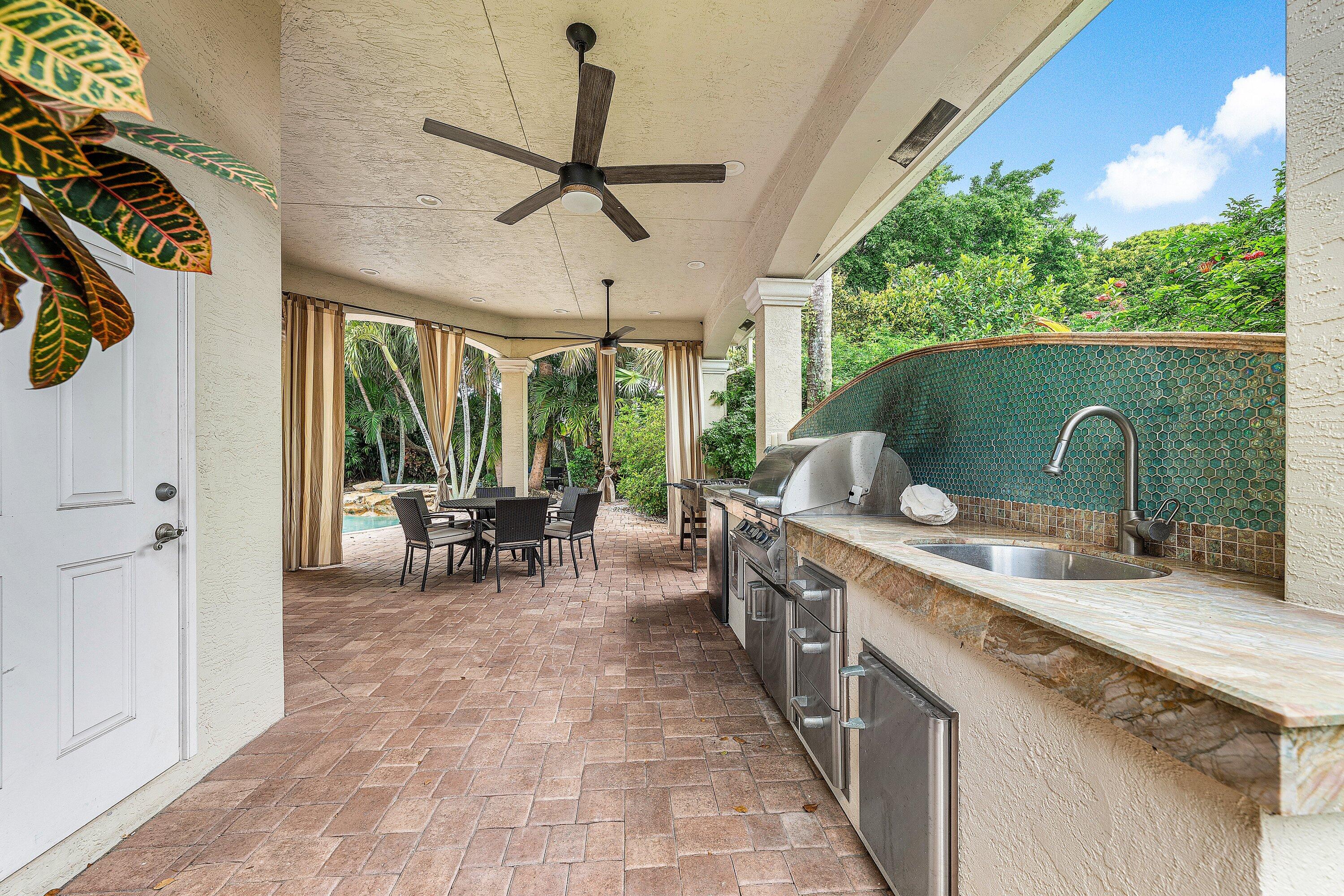 589 N Country Club Drive