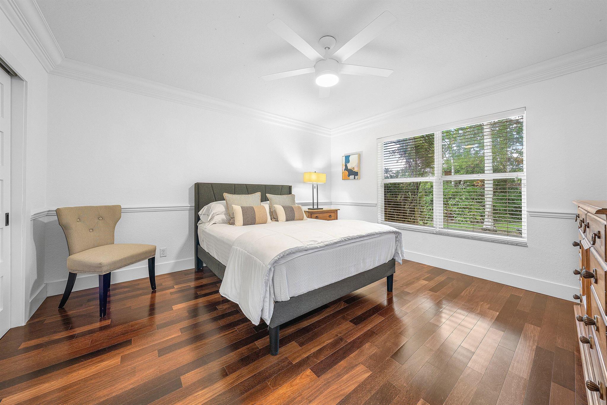 589 N Country Club Drive