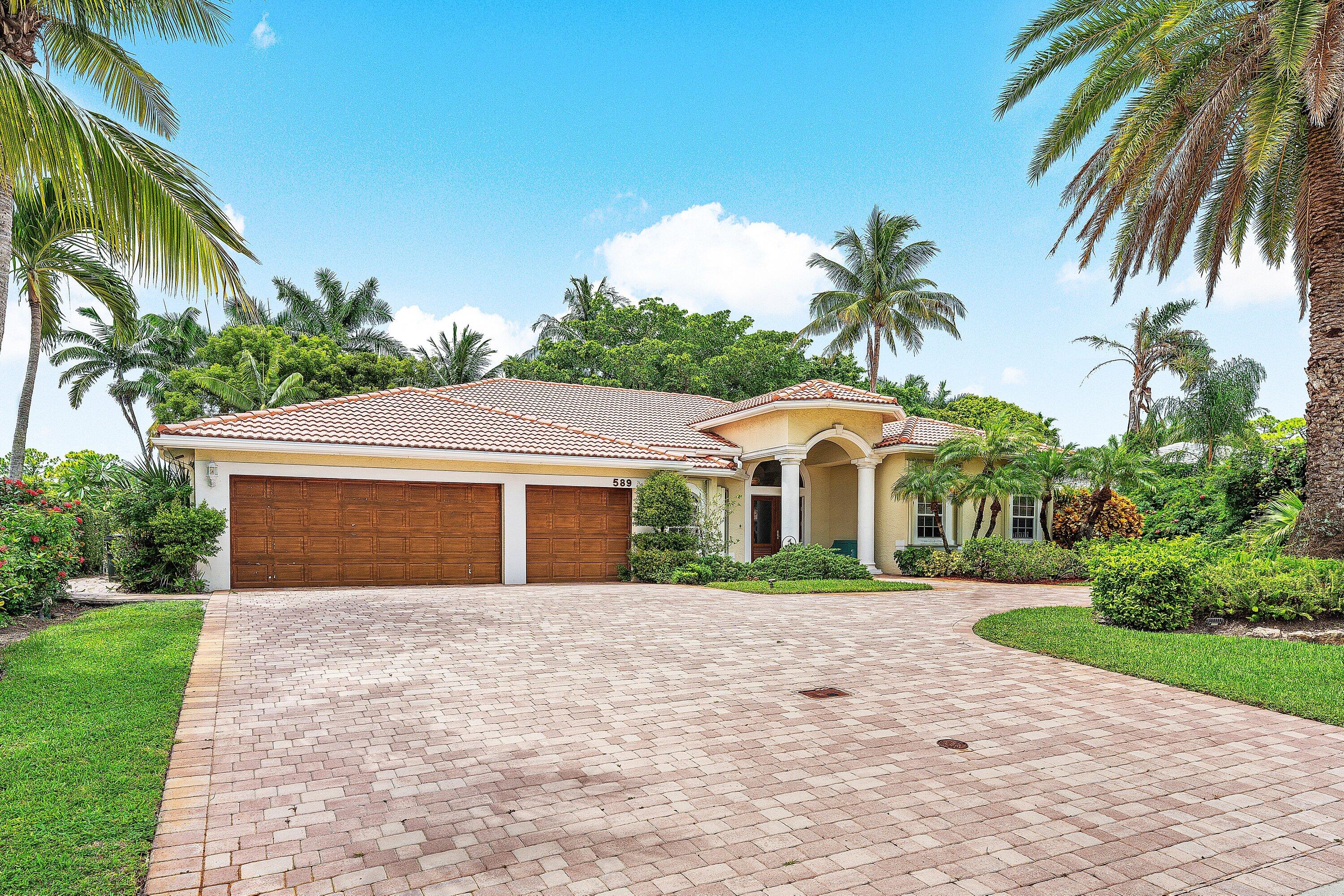 589 N Country Club Drive